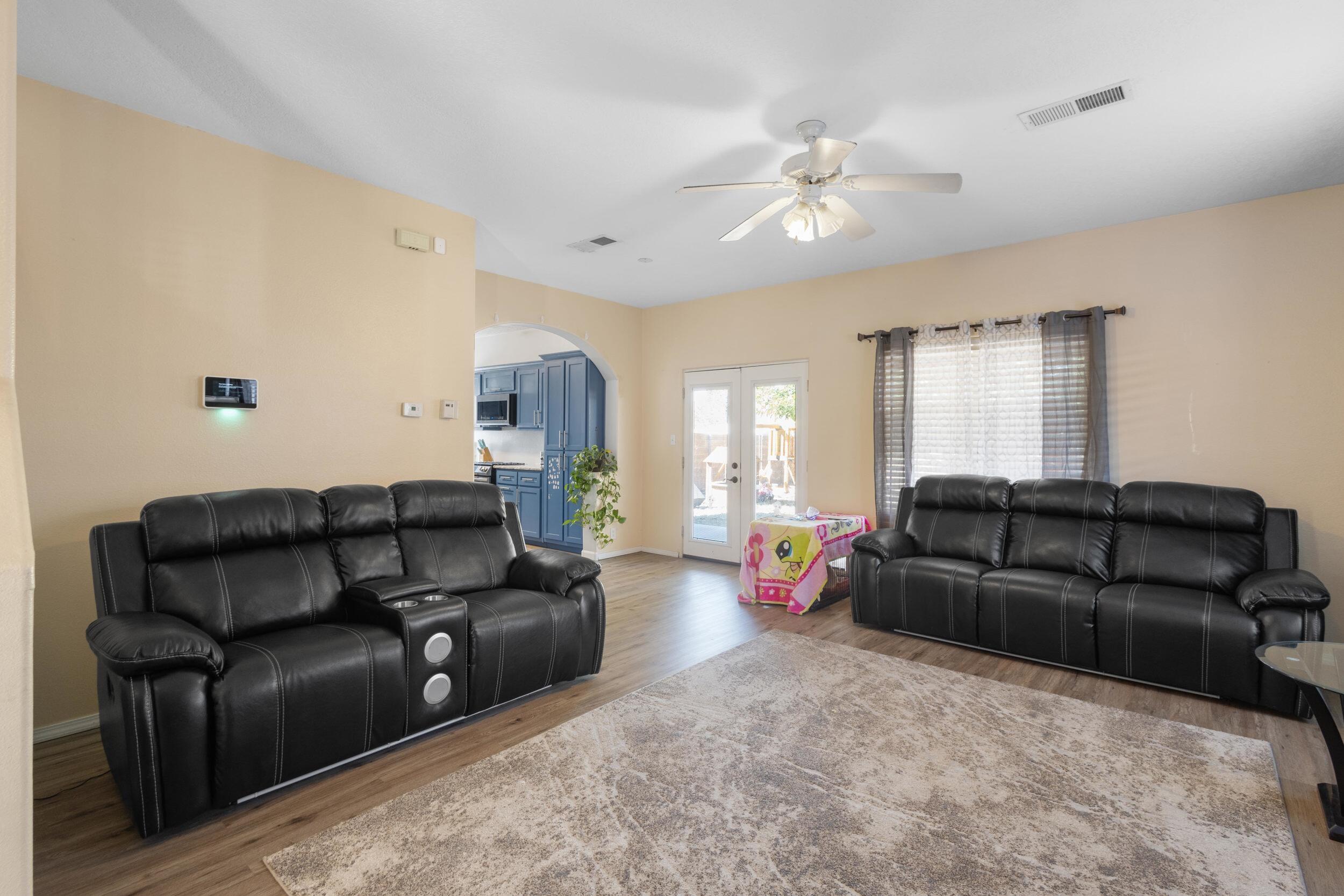 1079 AVENIDA ESPLENDIDA NW