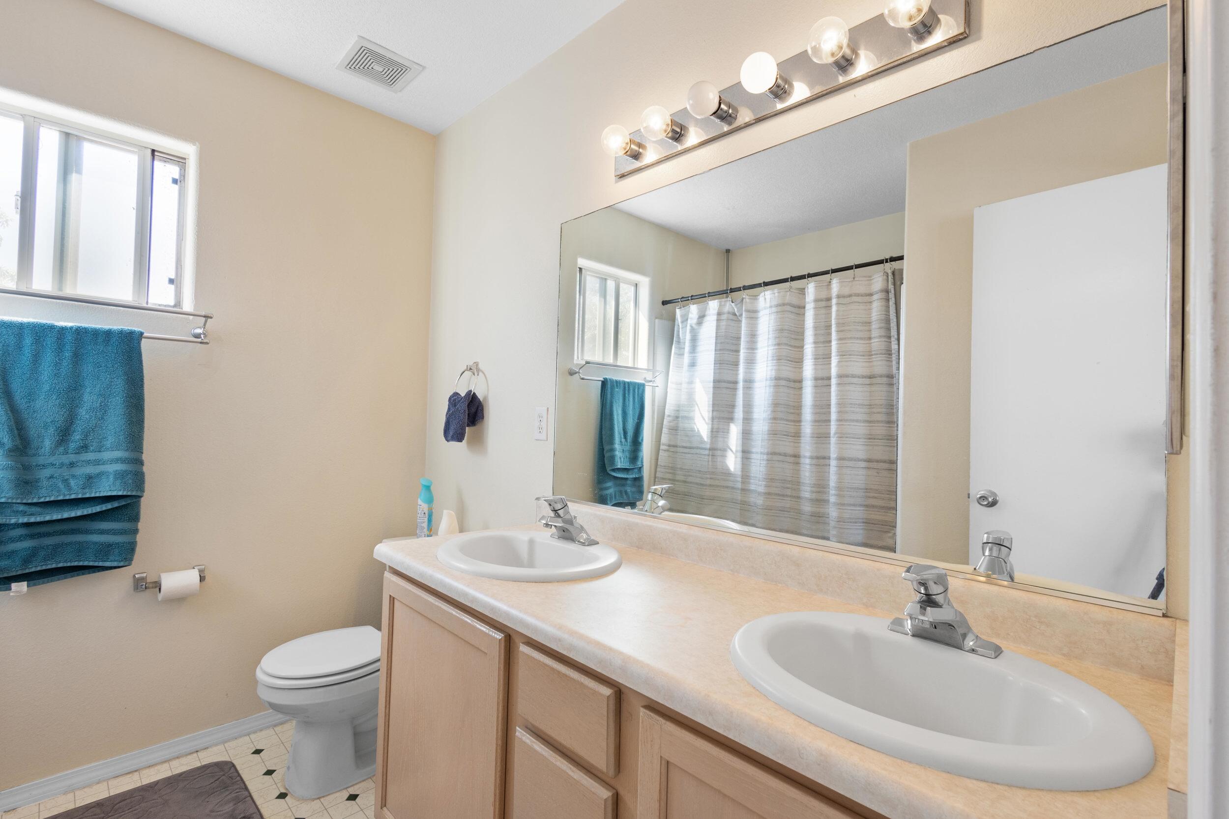 1079 AVENIDA ESPLENDIDA NW