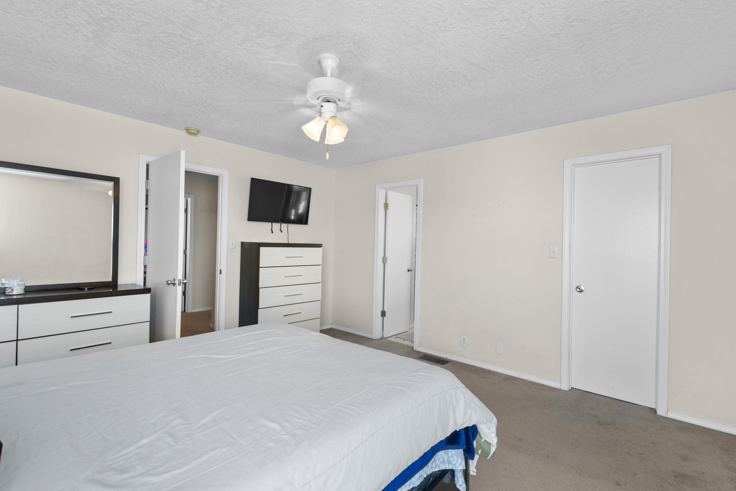 1079 AVENIDA ESPLENDIDA NW