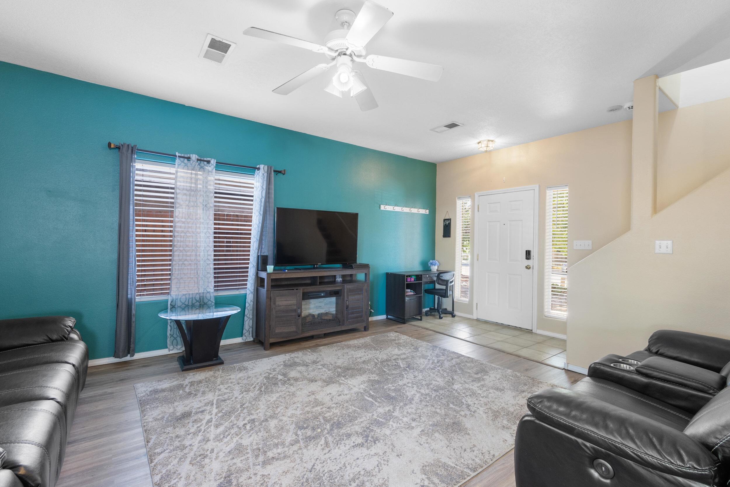 1079 AVENIDA ESPLENDIDA NW