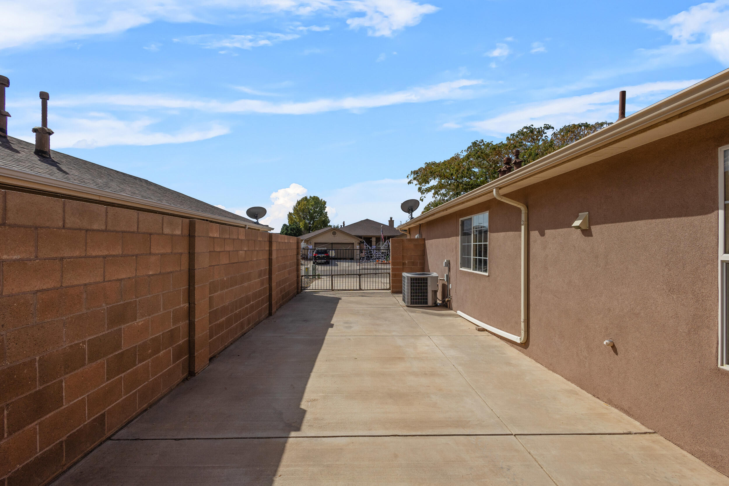 2218 SIDEWINDER Street SW