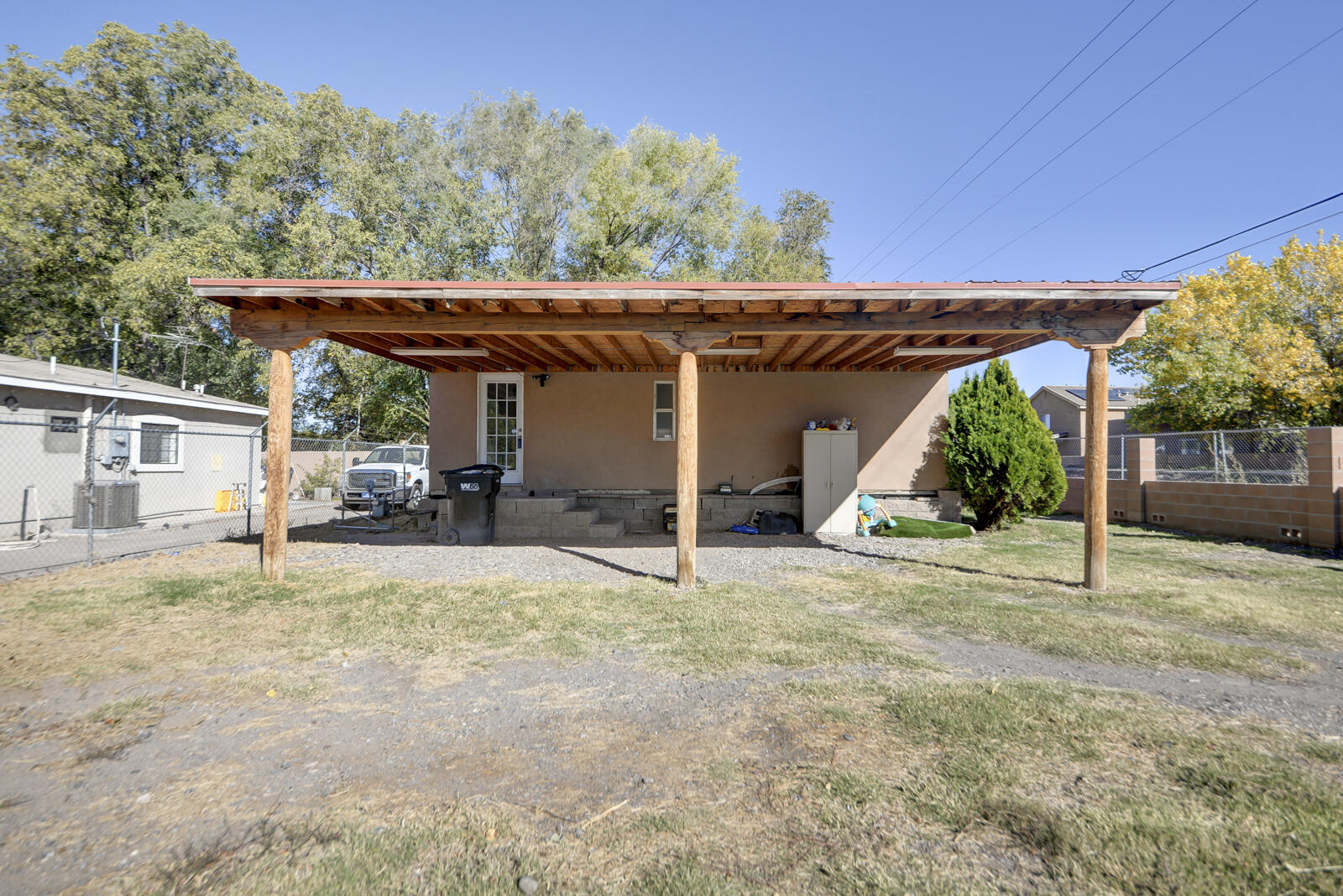 1505 GONZALES Road SW