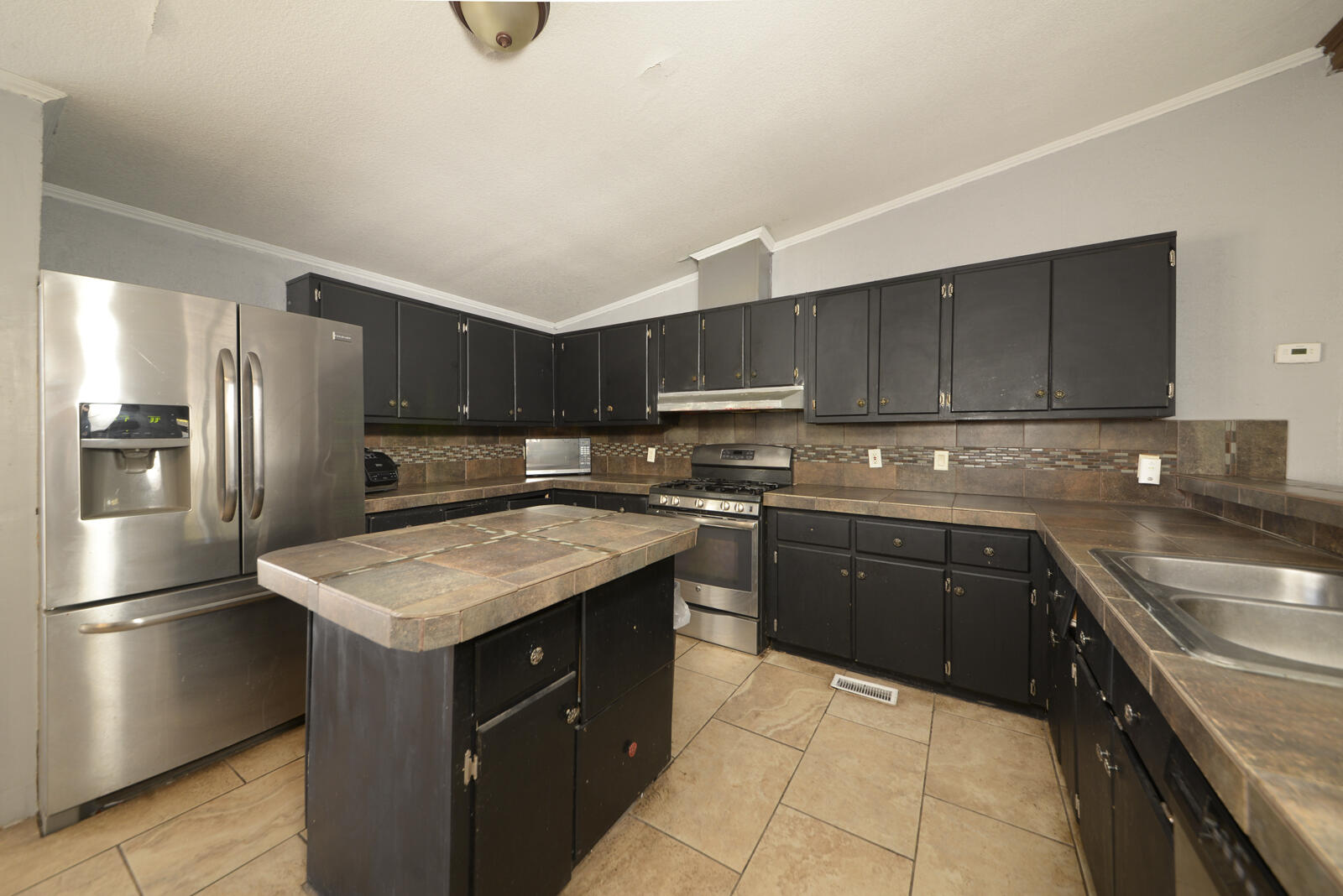 1505 GONZALES Road SW