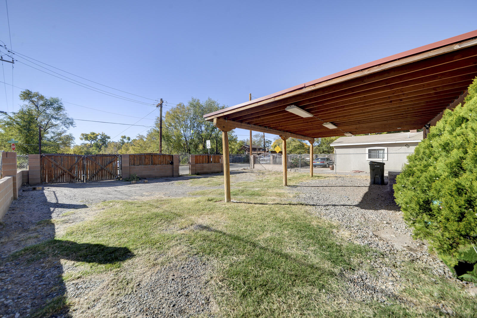 1505 GONZALES Road SW