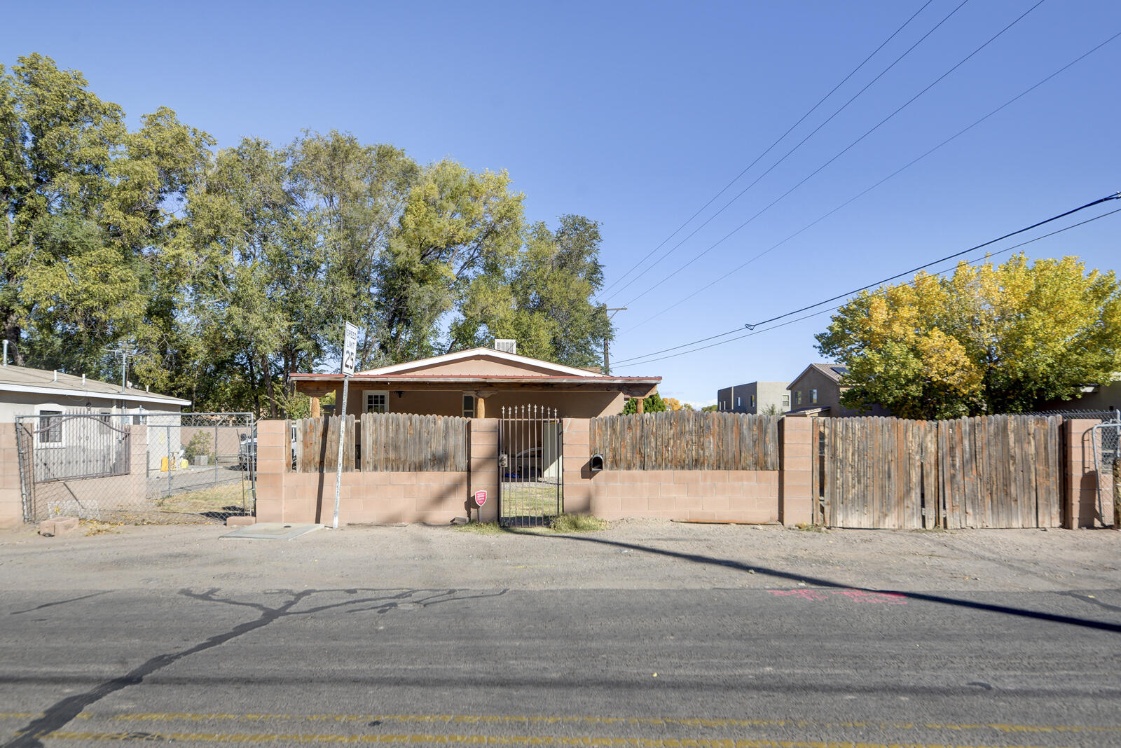 1505 GONZALES Road SW