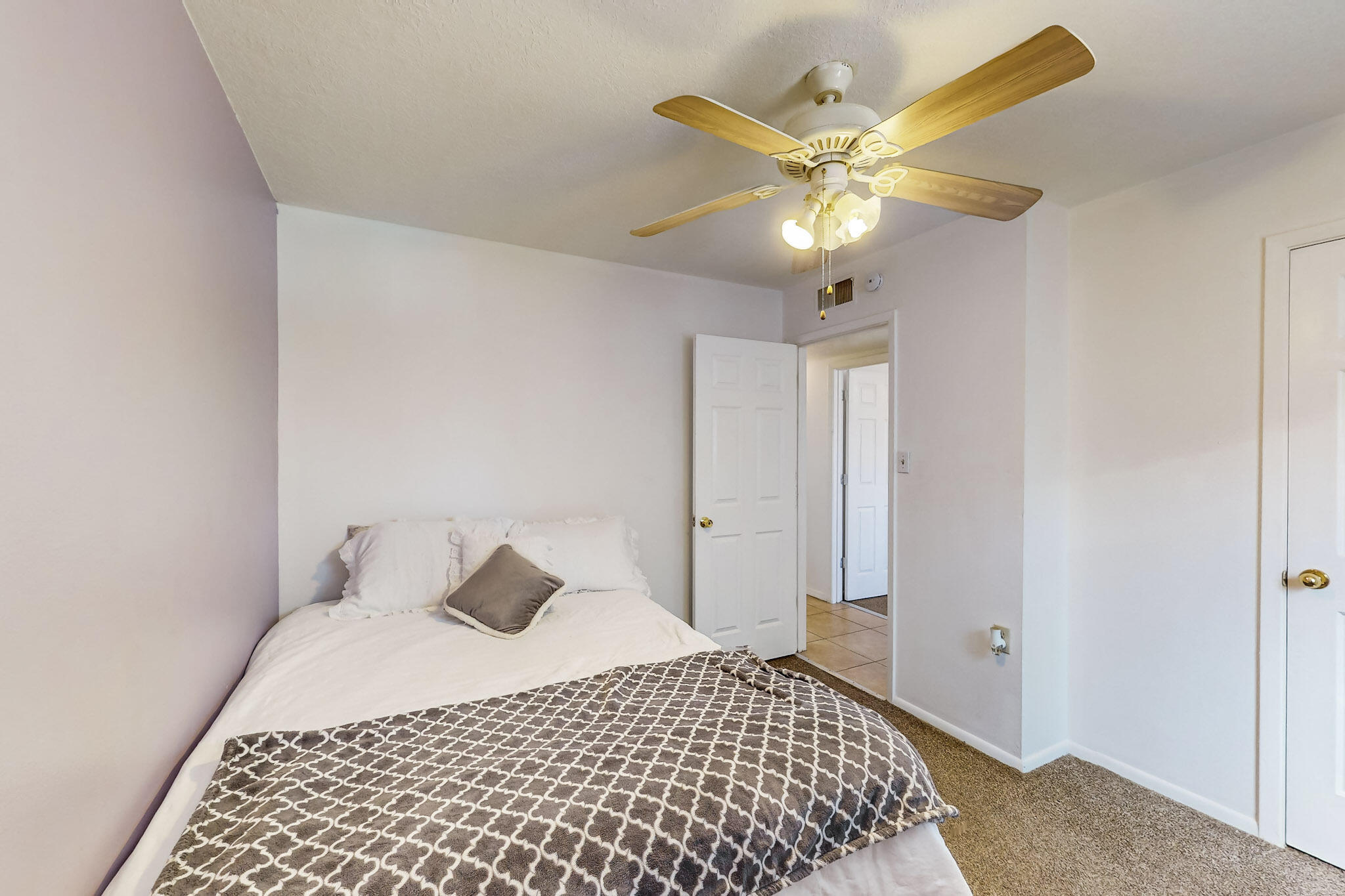 1160 CALLE MESQUITE