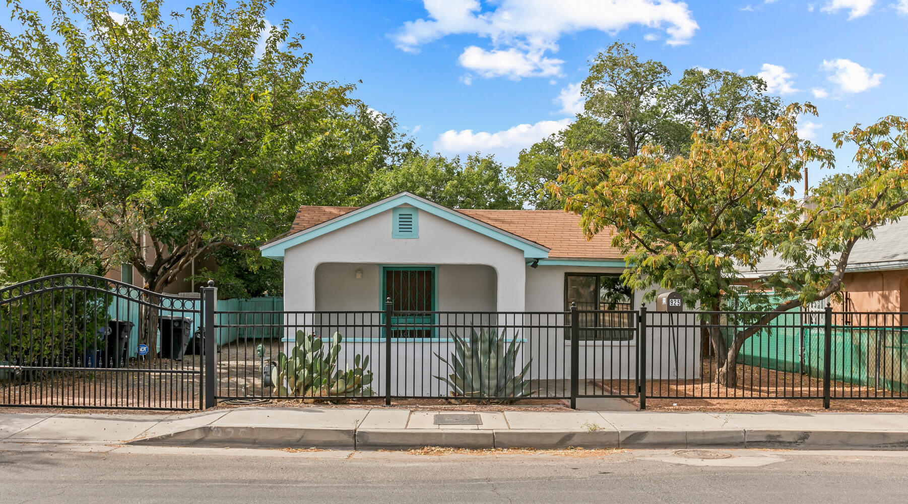 925 7TH Street SW