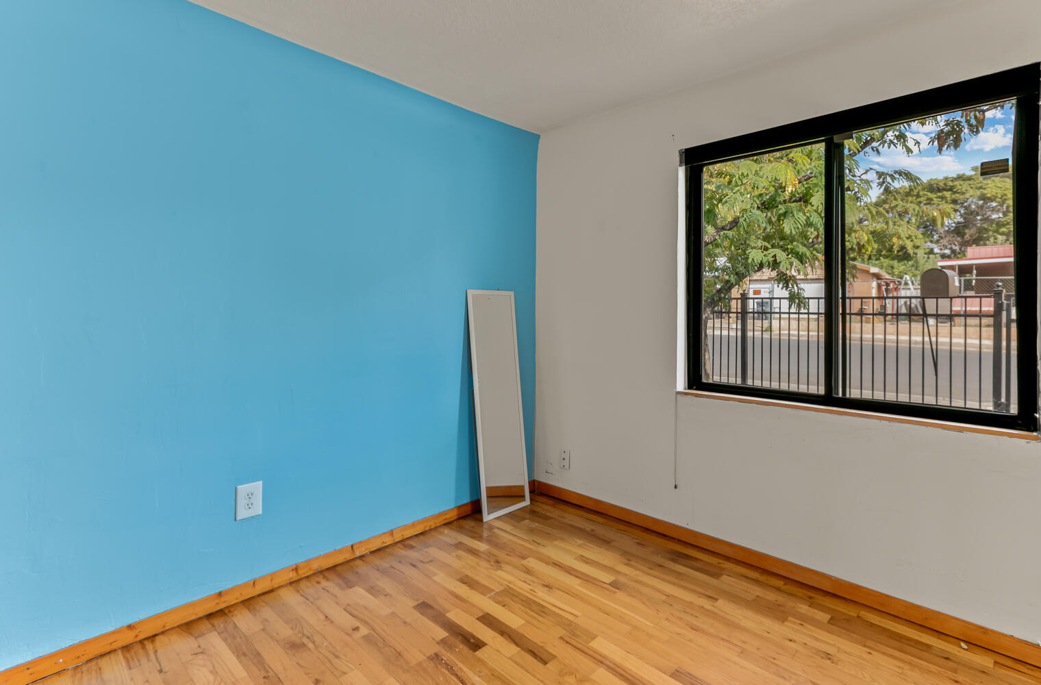 925 7TH Street SW