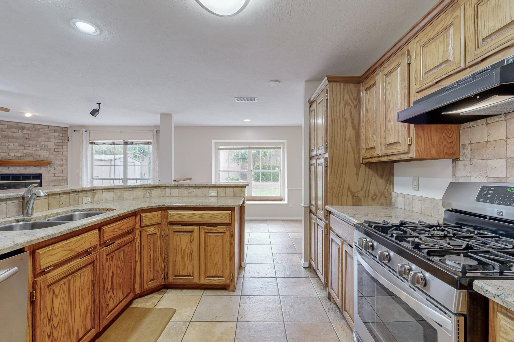 8404 BELLA VISTA Place NW