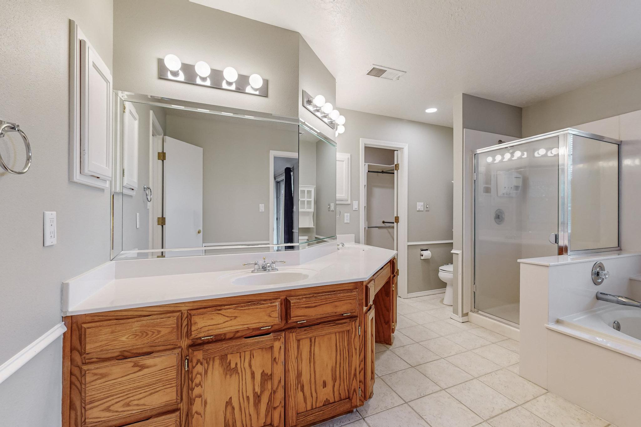 8404 BELLA VISTA Place NW