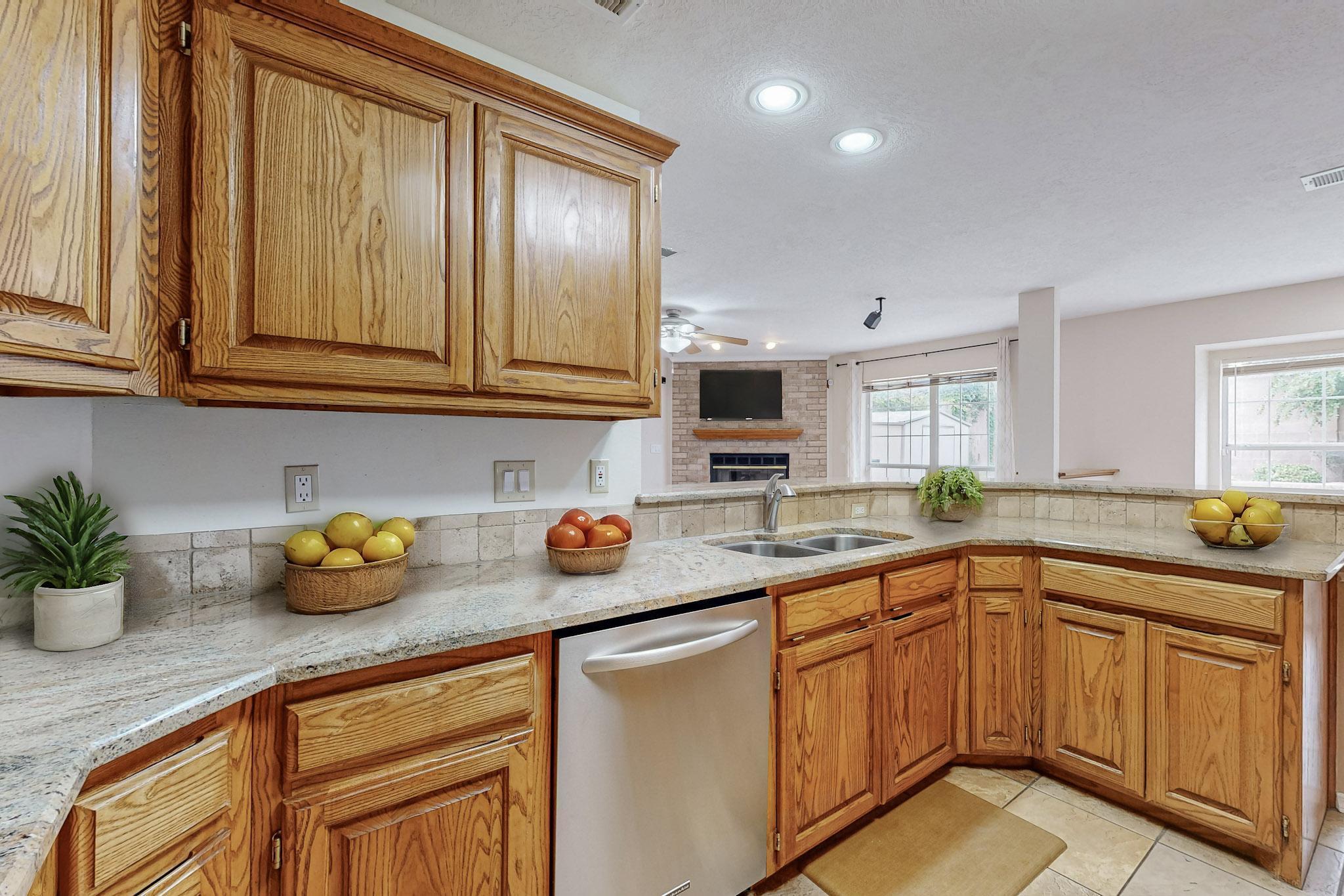 8404 BELLA VISTA Place NW
