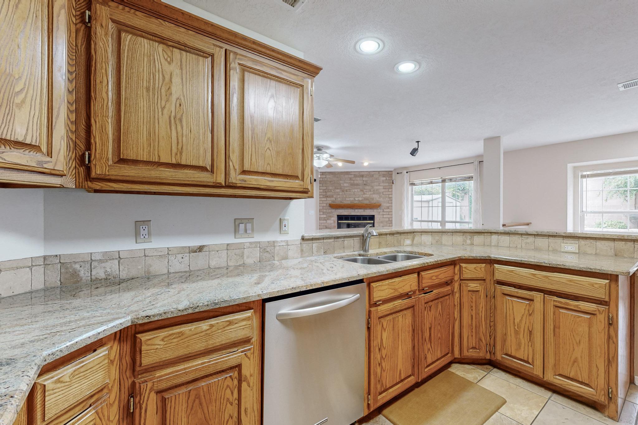 8404 BELLA VISTA Place NW