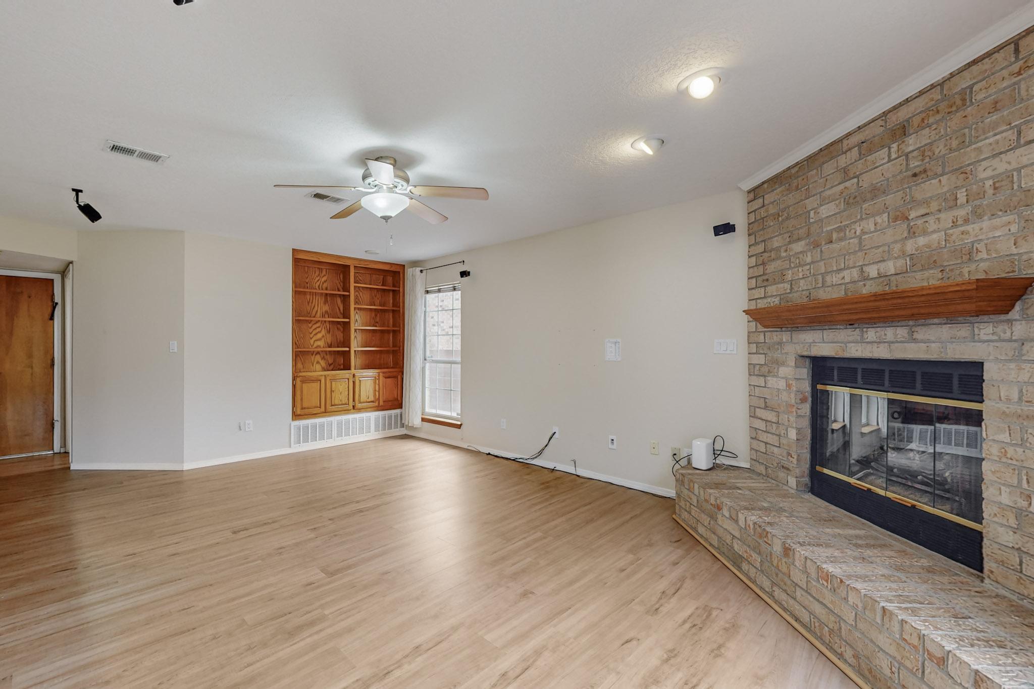 8404 BELLA VISTA Place NW