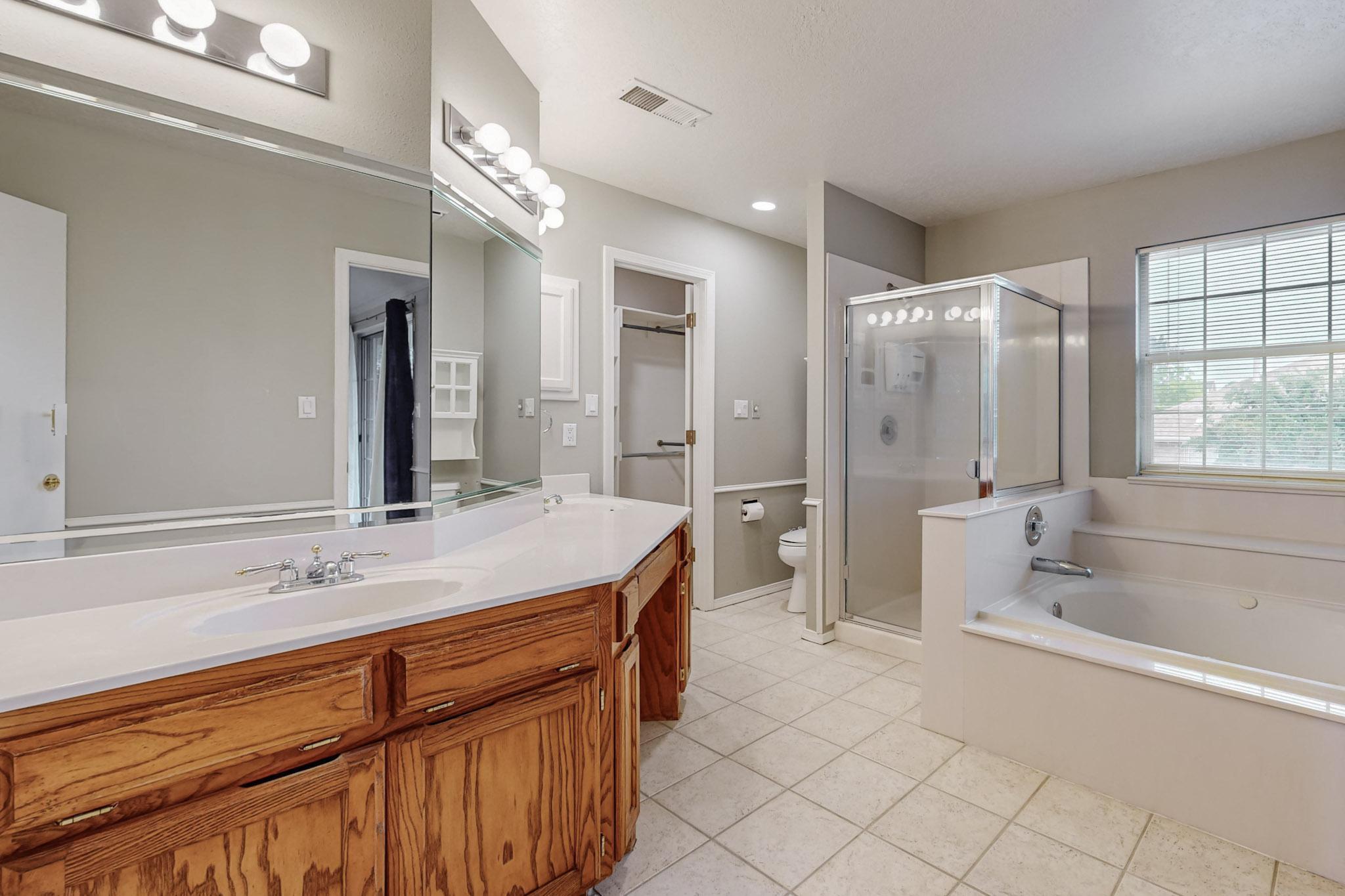 8404 BELLA VISTA Place NW