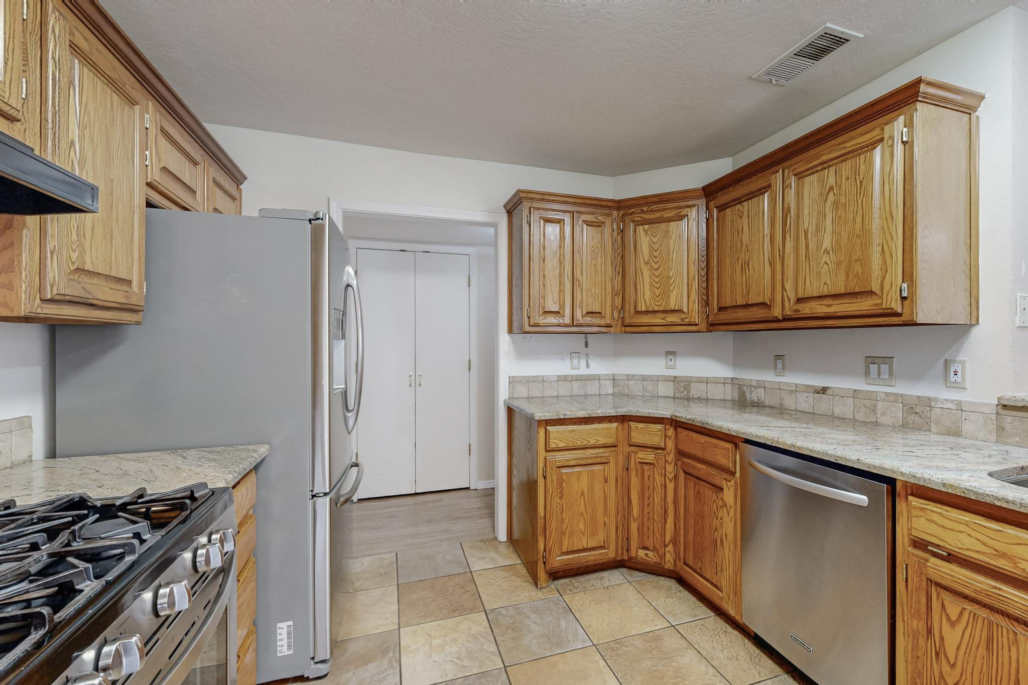 8404 BELLA VISTA Place NW