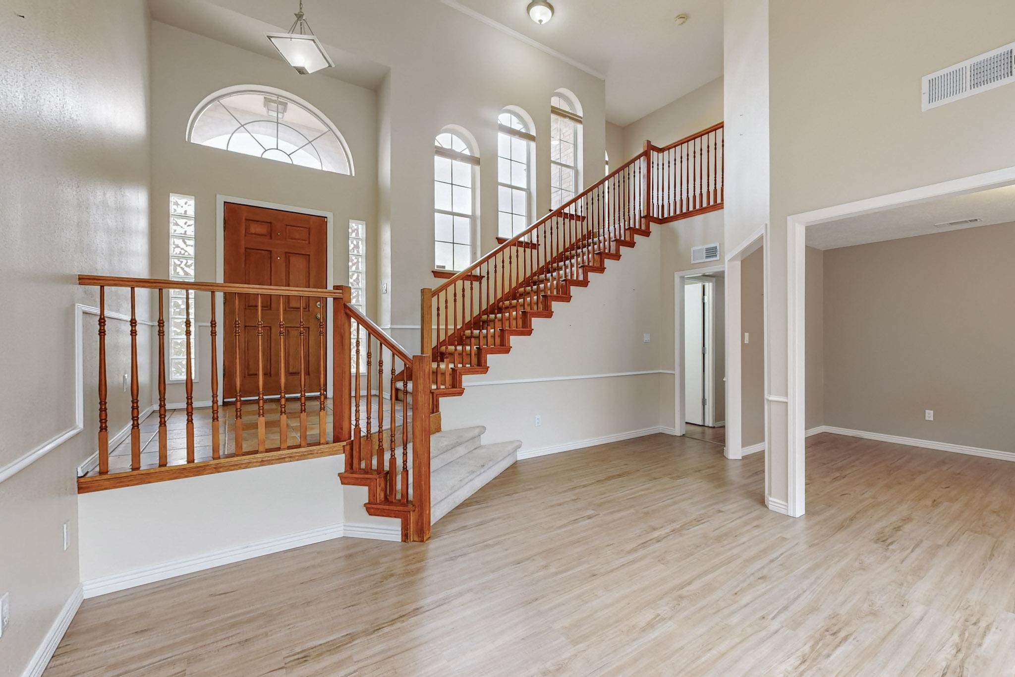 8404 BELLA VISTA Place NW