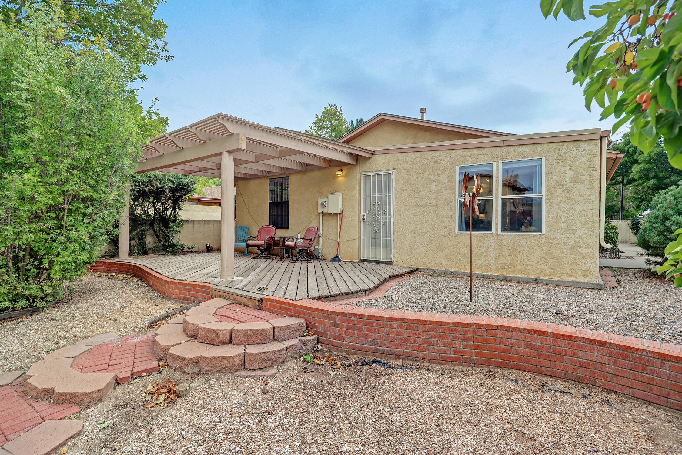 10733 TOWNE PARK Drive NE