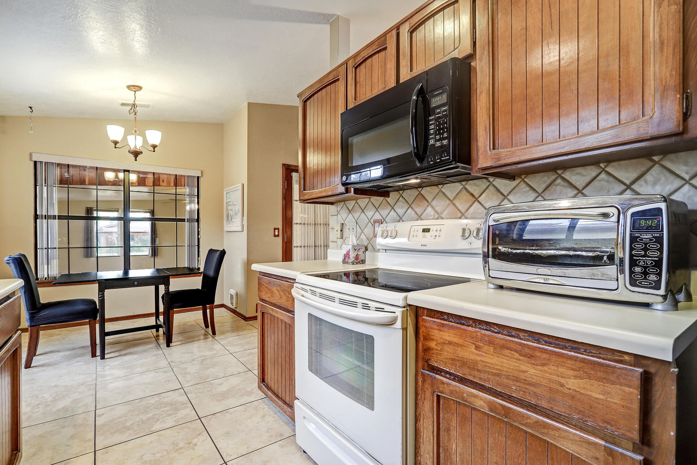 10733 TOWNE PARK Drive NE