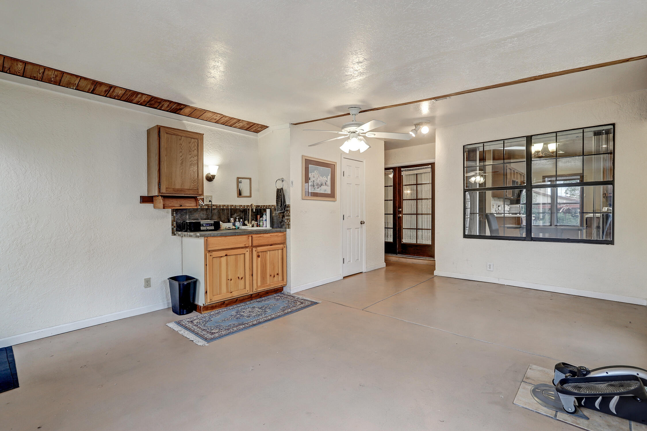 10733 TOWNE PARK Drive NE