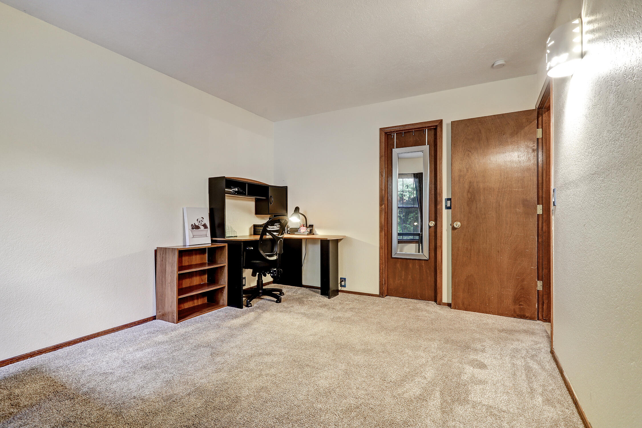 10733 TOWNE PARK Drive NE