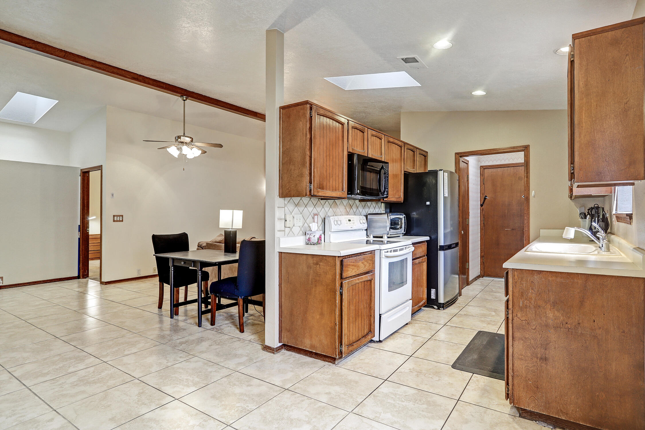10733 TOWNE PARK Drive NE