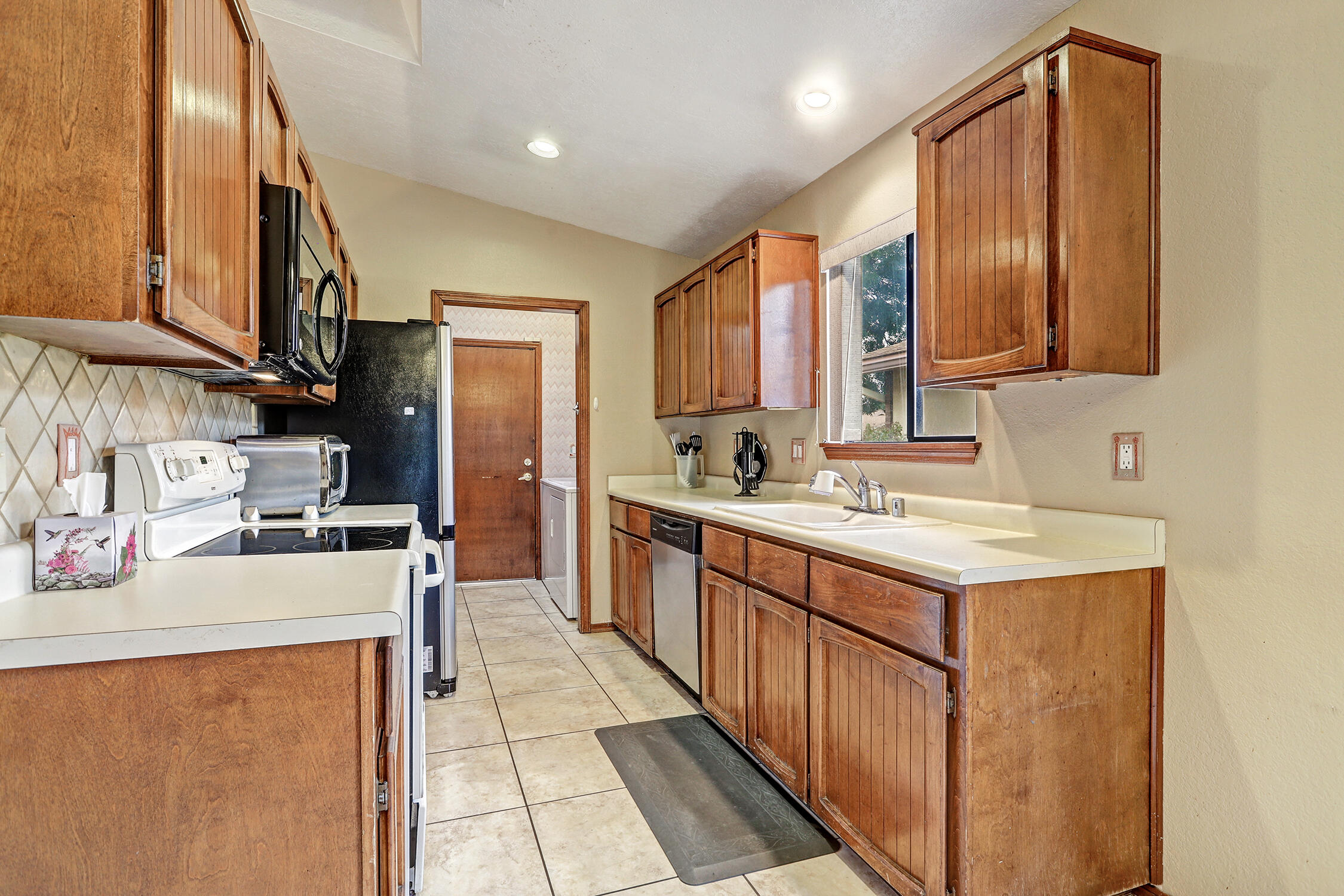 10733 TOWNE PARK Drive NE