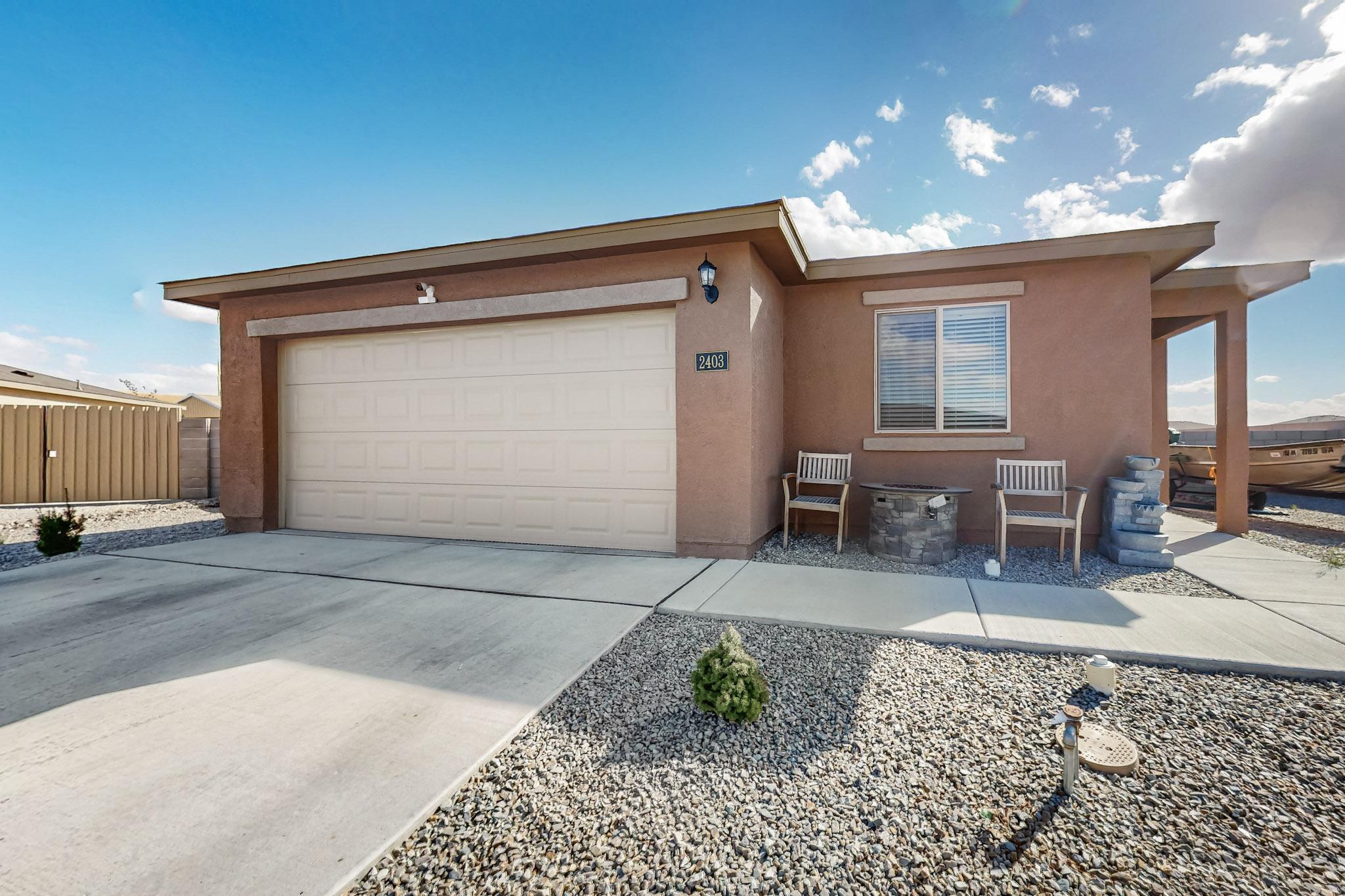 2403 CALLE DEL LOS CLAVELES