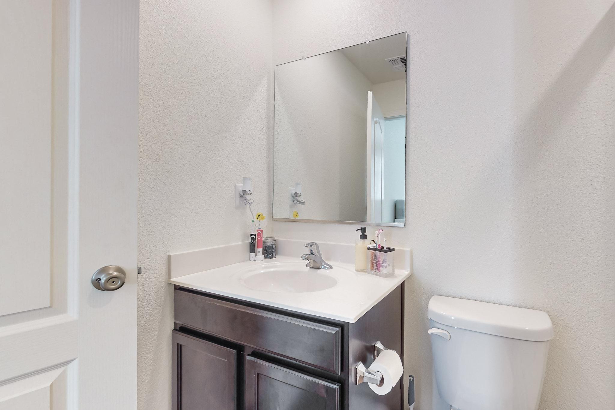 2403 CALLE DEL LOS CLAVELES