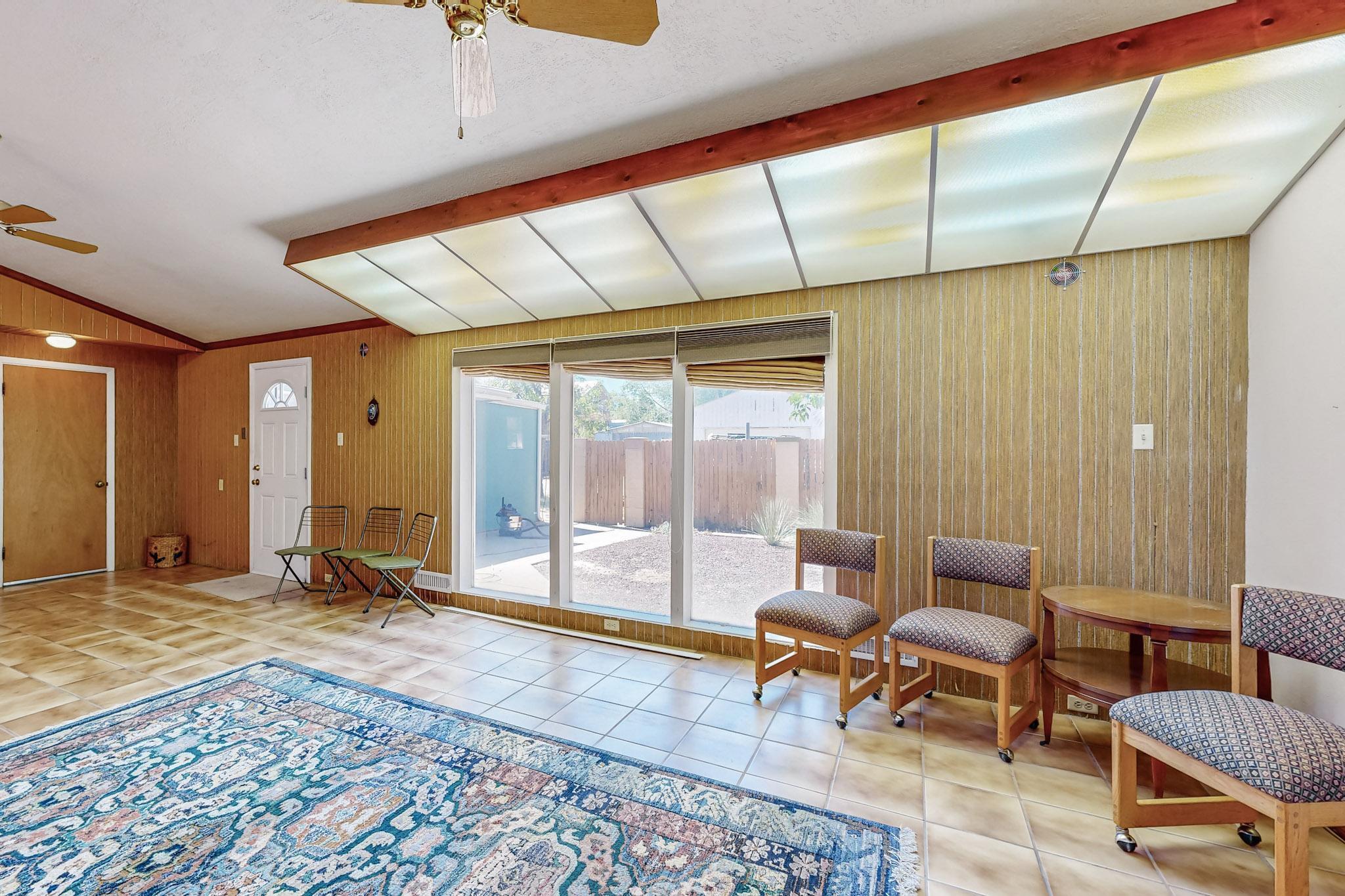 1834 CALLE LOS VECINOS NW