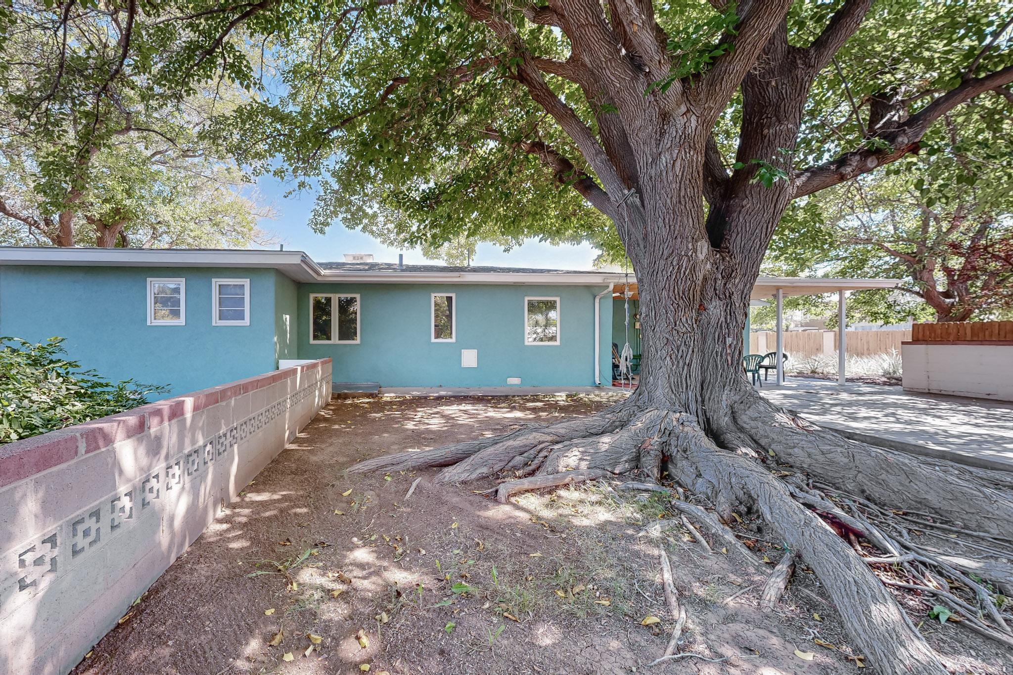 1834 CALLE LOS VECINOS NW