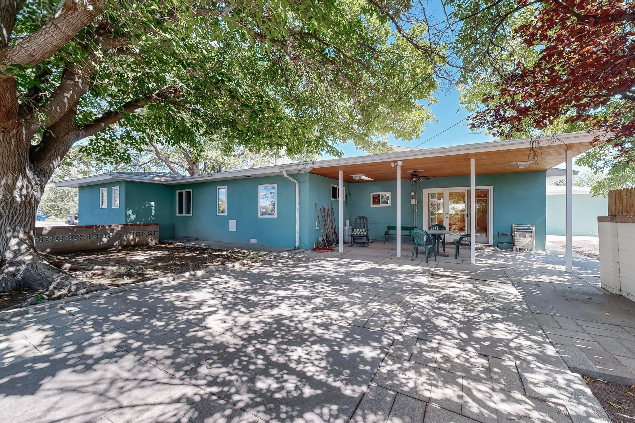 1834 CALLE LOS VECINOS NW