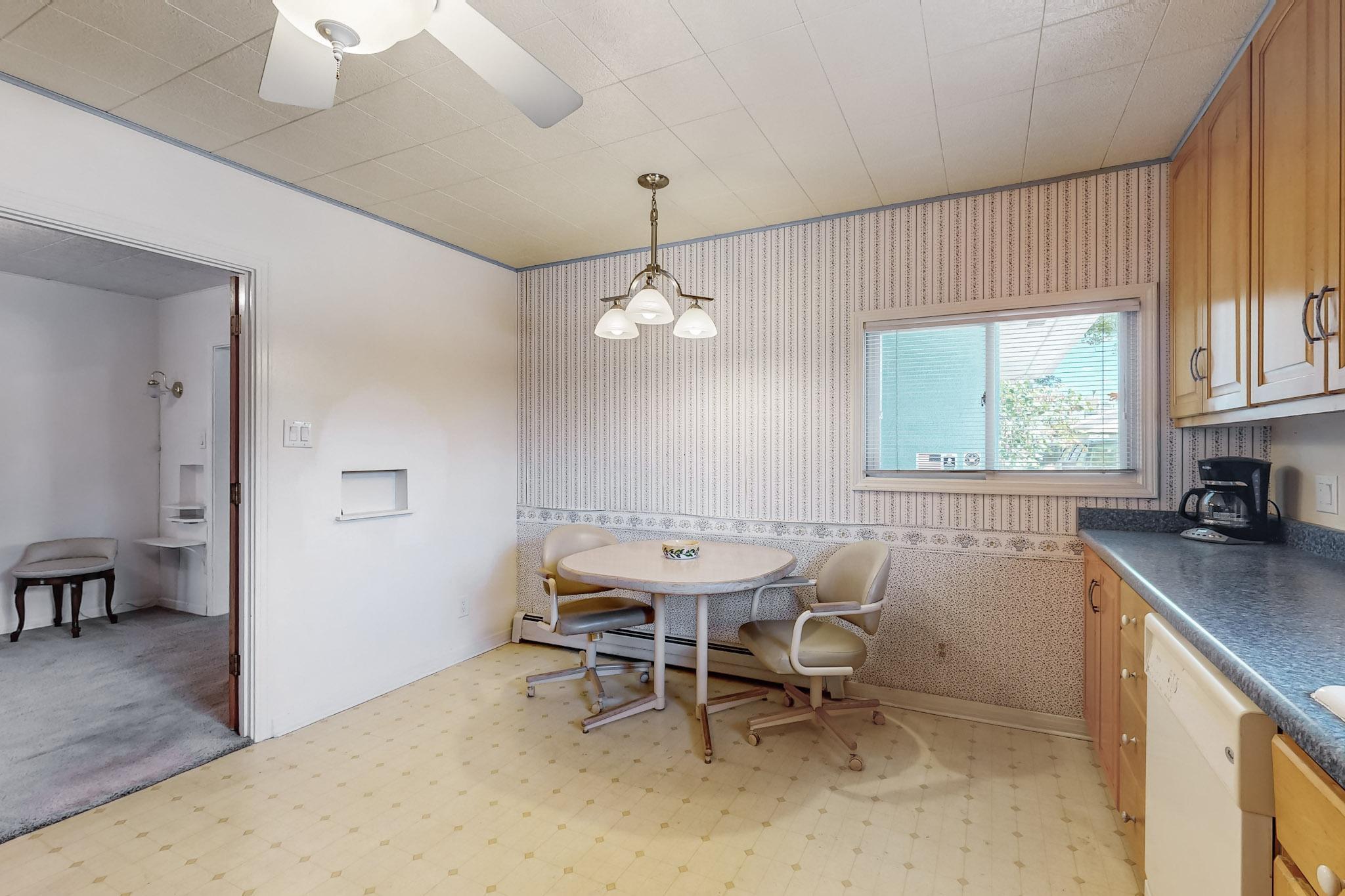 1834 CALLE LOS VECINOS NW