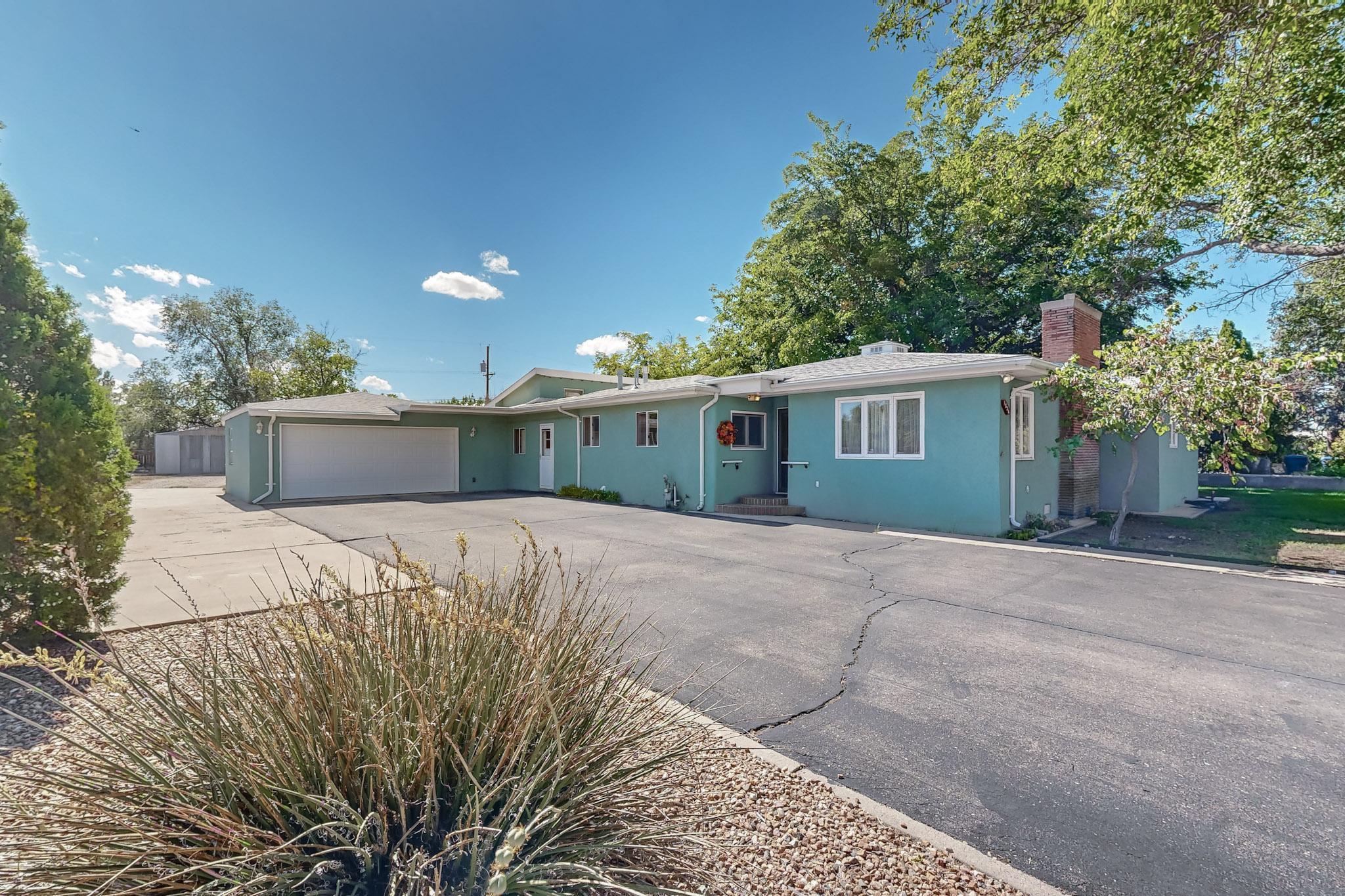 1834 CALLE LOS VECINOS NW