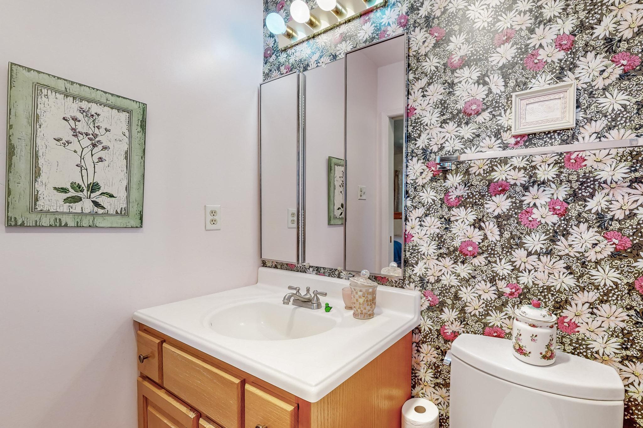 1834 CALLE LOS VECINOS NW