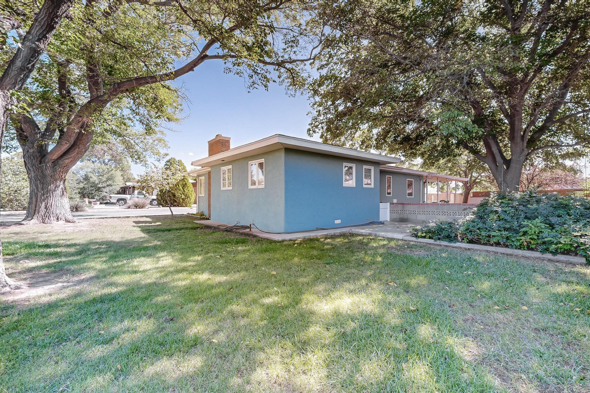 1834 CALLE LOS VECINOS NW