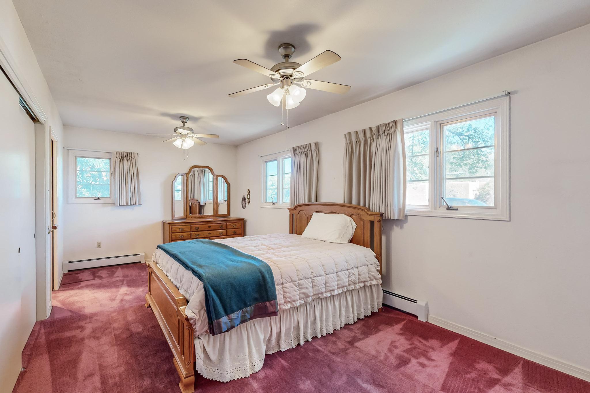 1834 CALLE LOS VECINOS NW