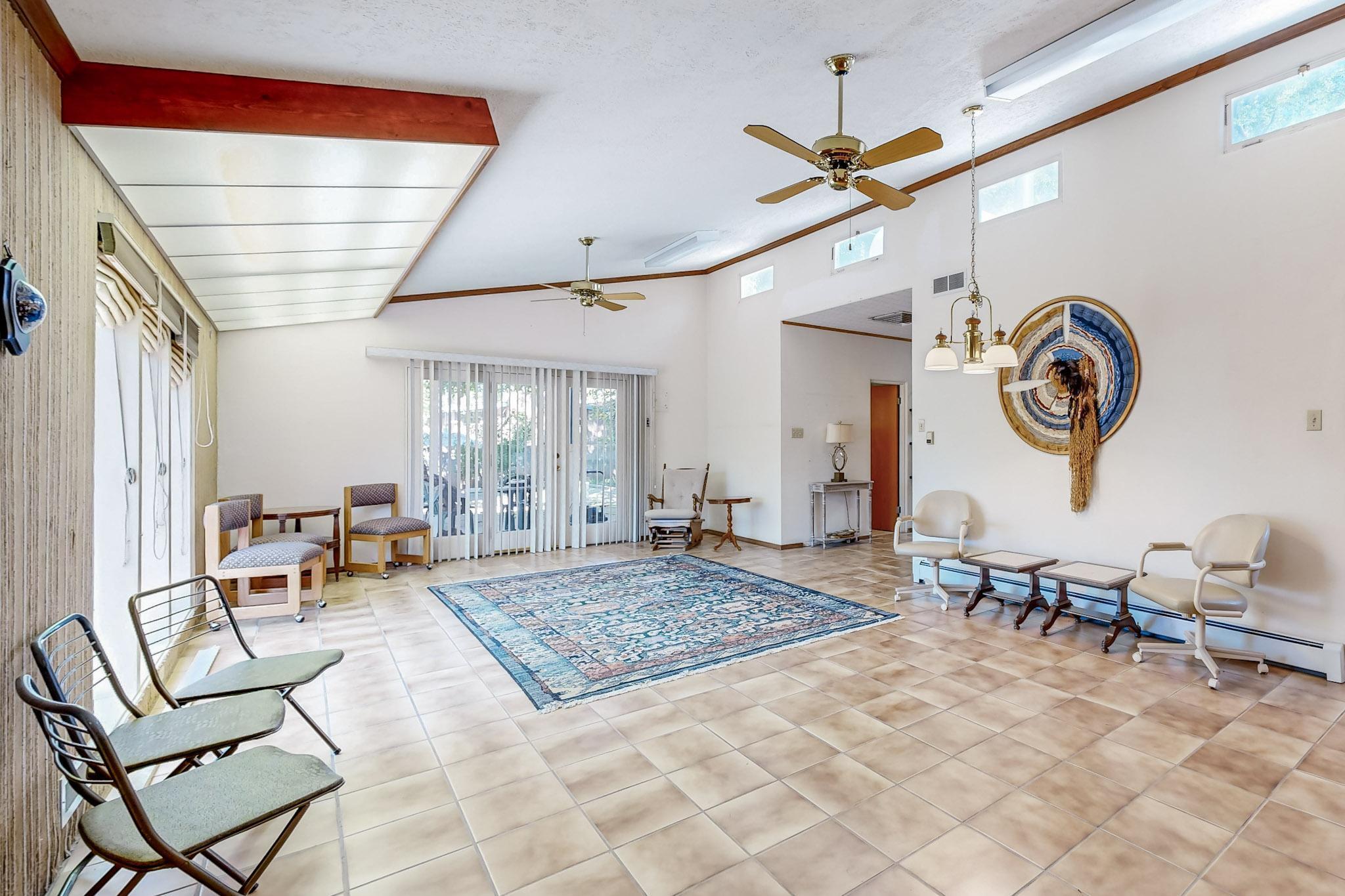 1834 CALLE LOS VECINOS NW