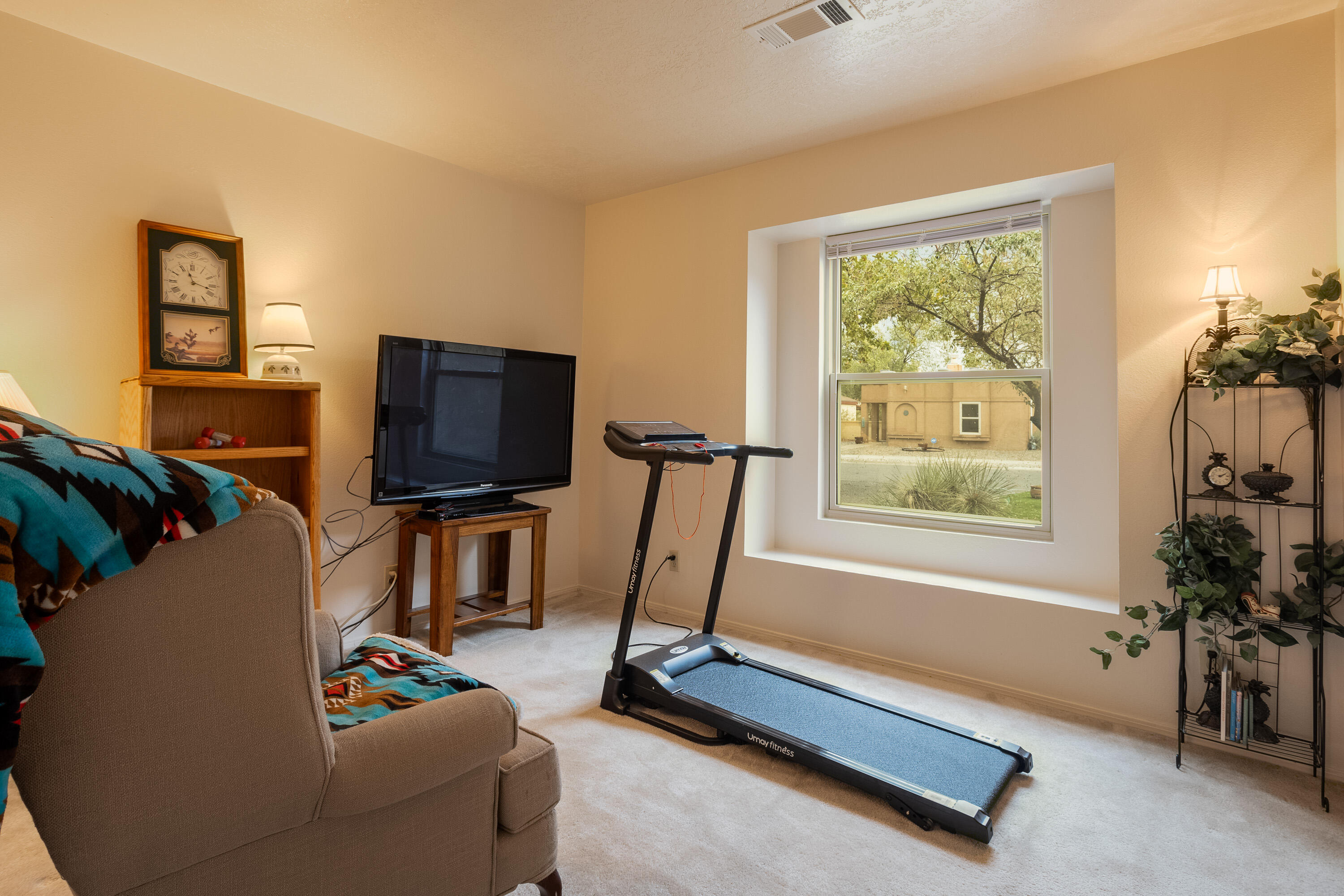 1601 Skyview Circle NE