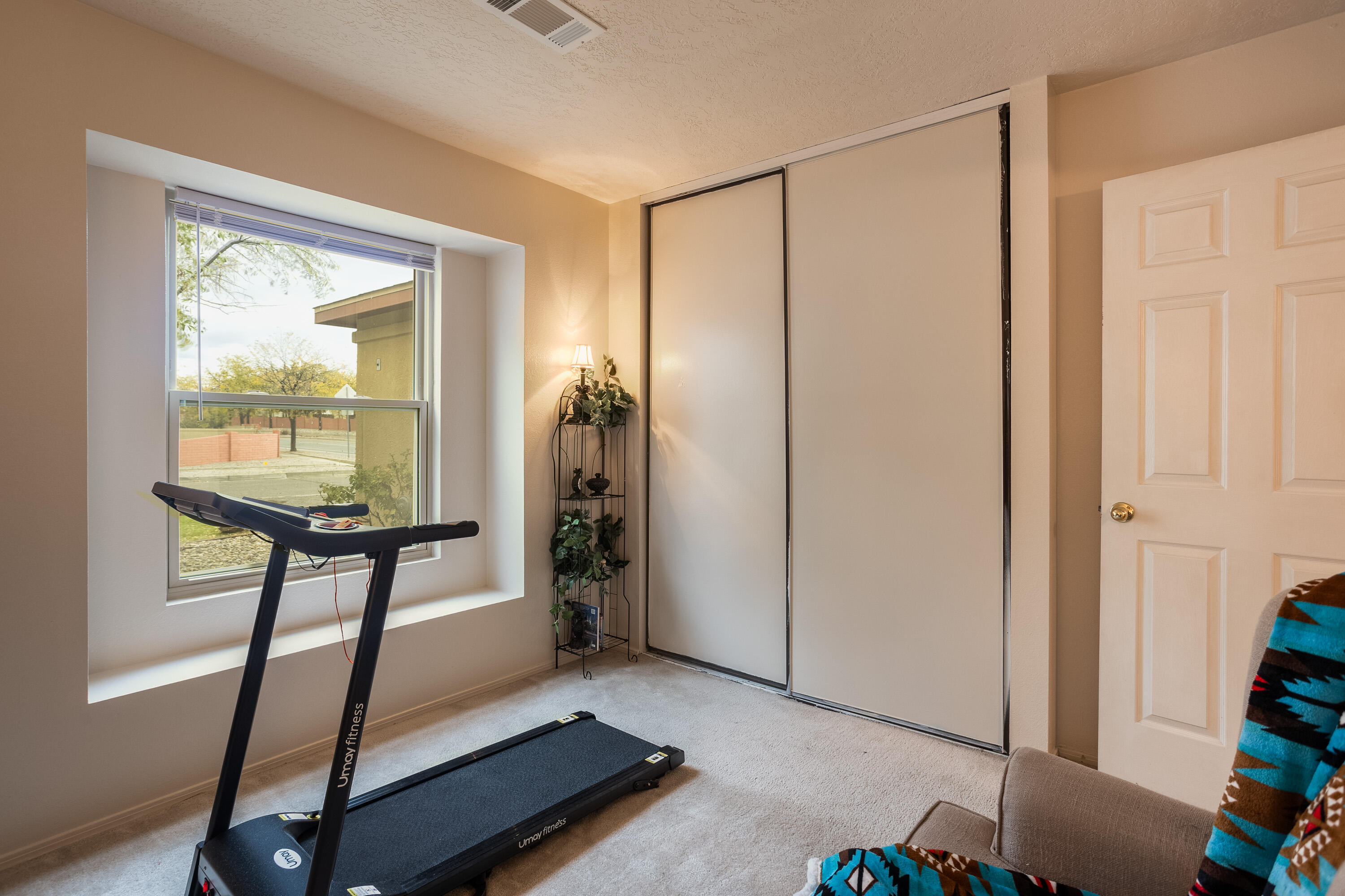 1601 Skyview Circle NE