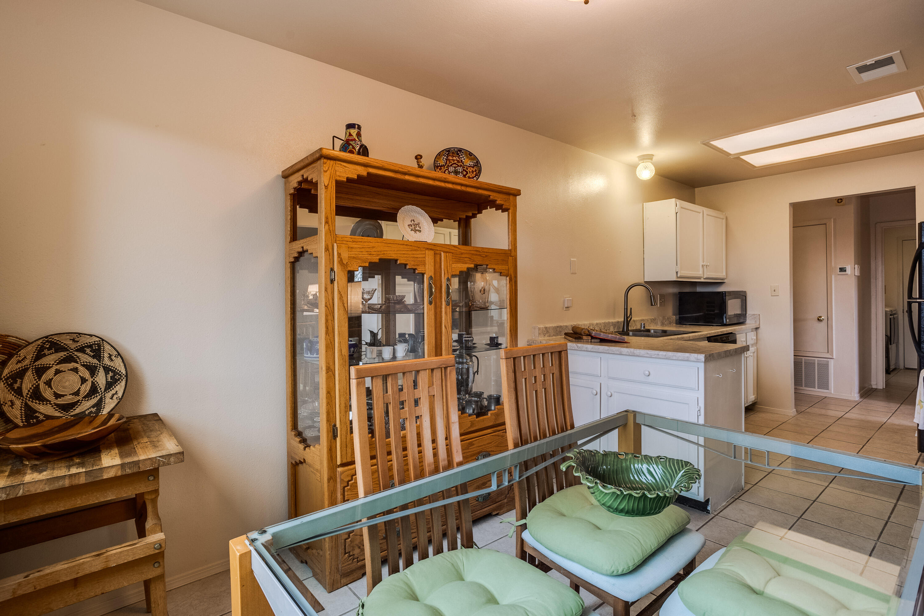 1601 Skyview Circle NE