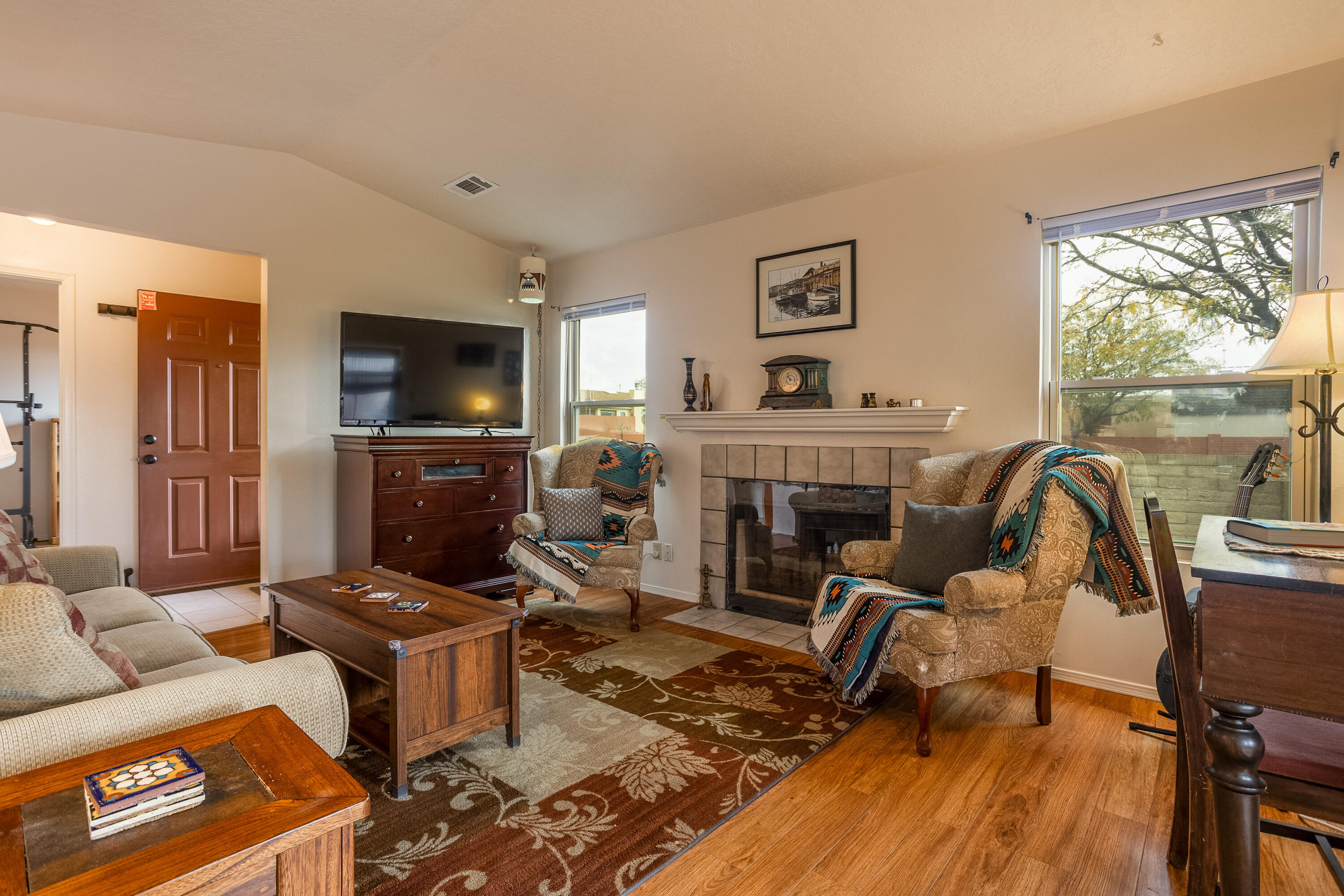 1601 Skyview Circle NE