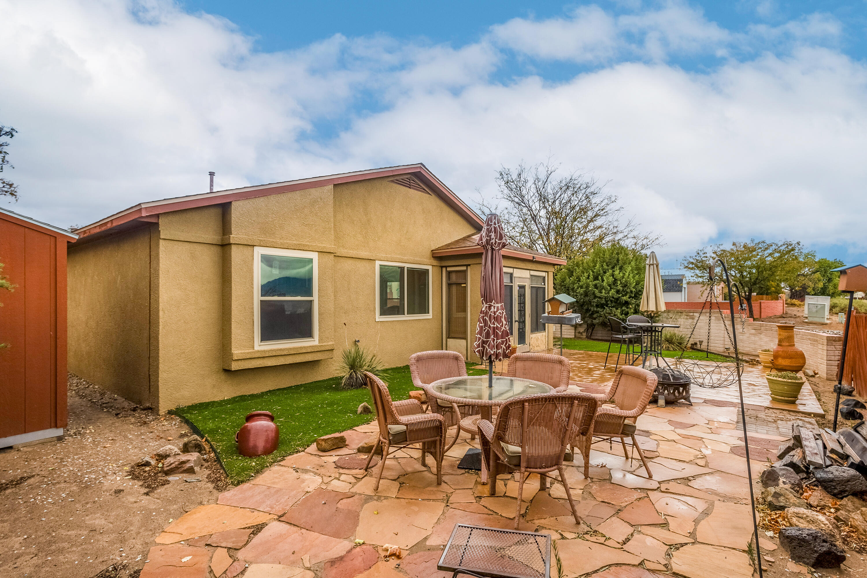 1601 Skyview Circle NE