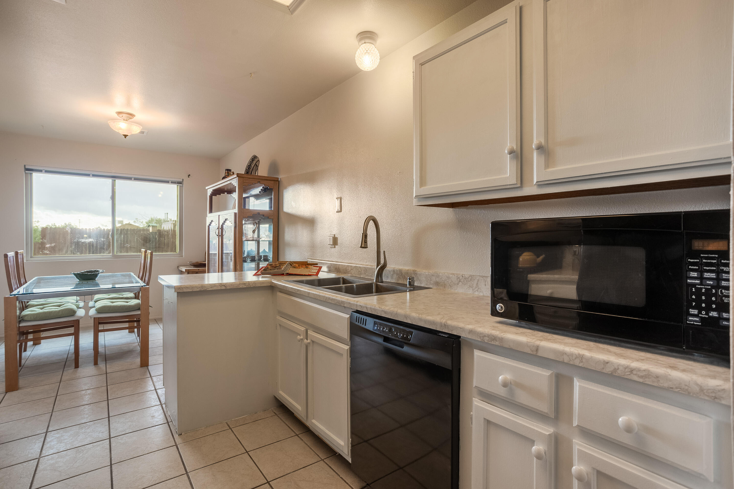 1601 Skyview Circle NE