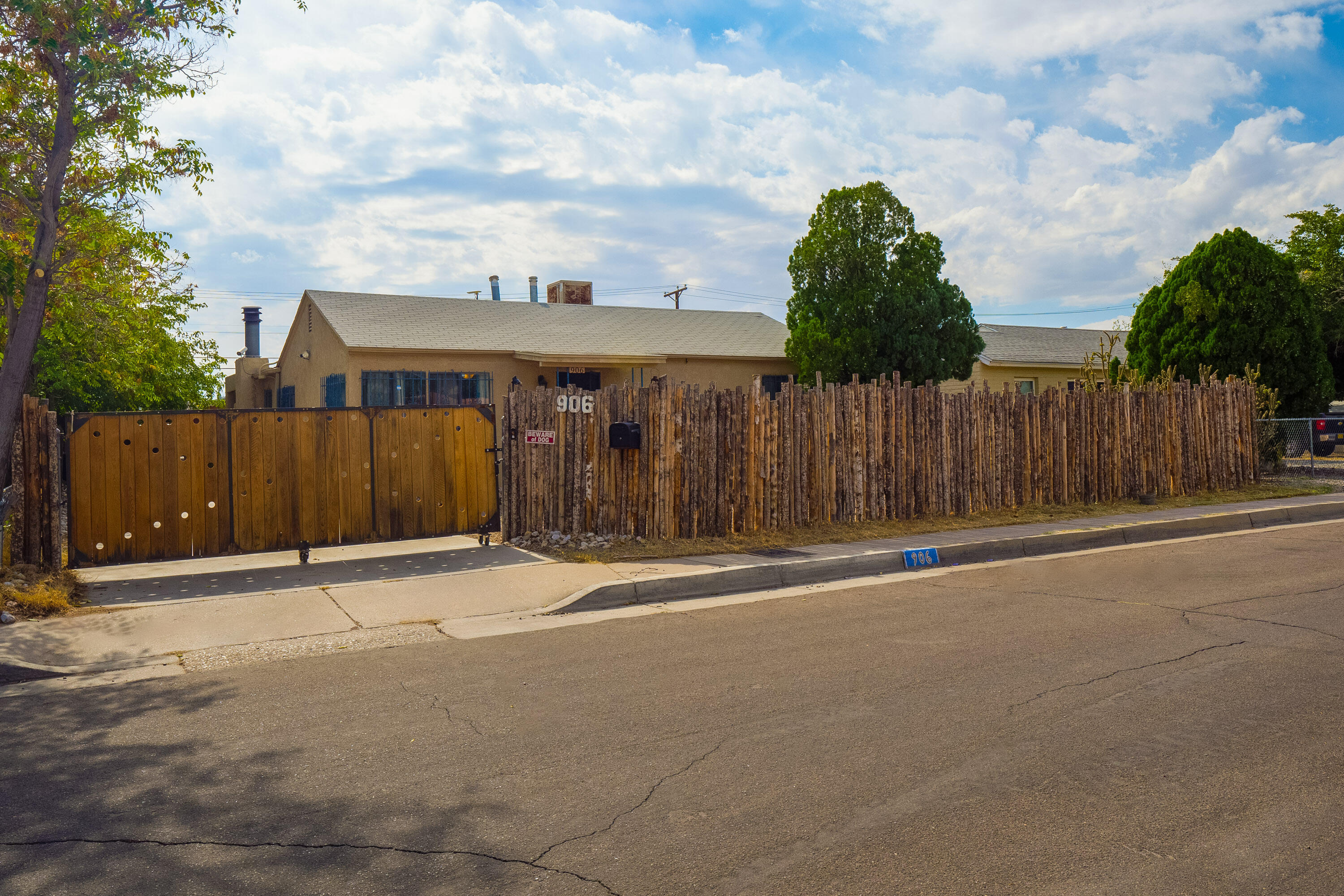 906 PALO DURO Avenue NW