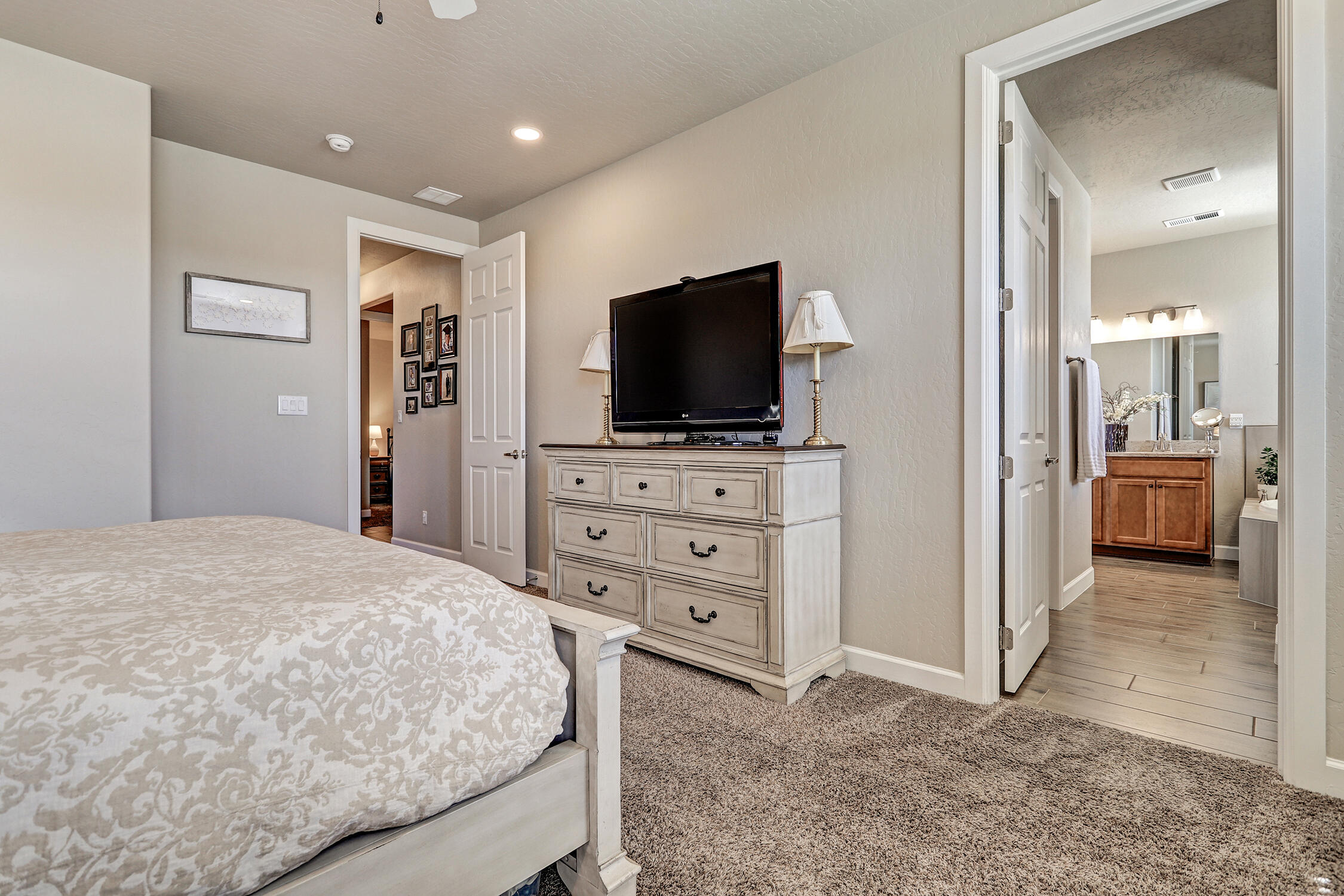 7212 VALLE JARDIN Lane NW