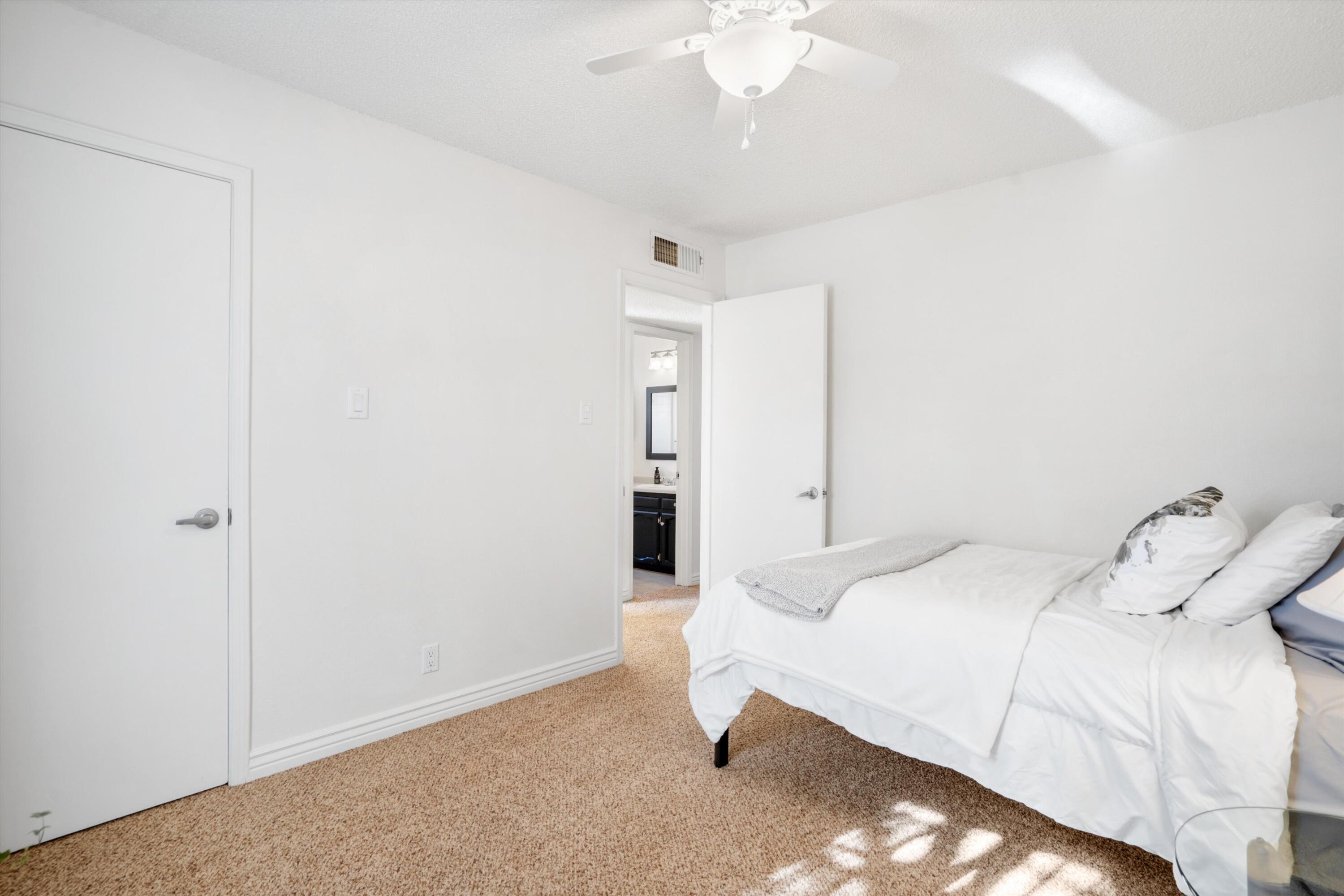 12109 GLEN CANYON Road NE