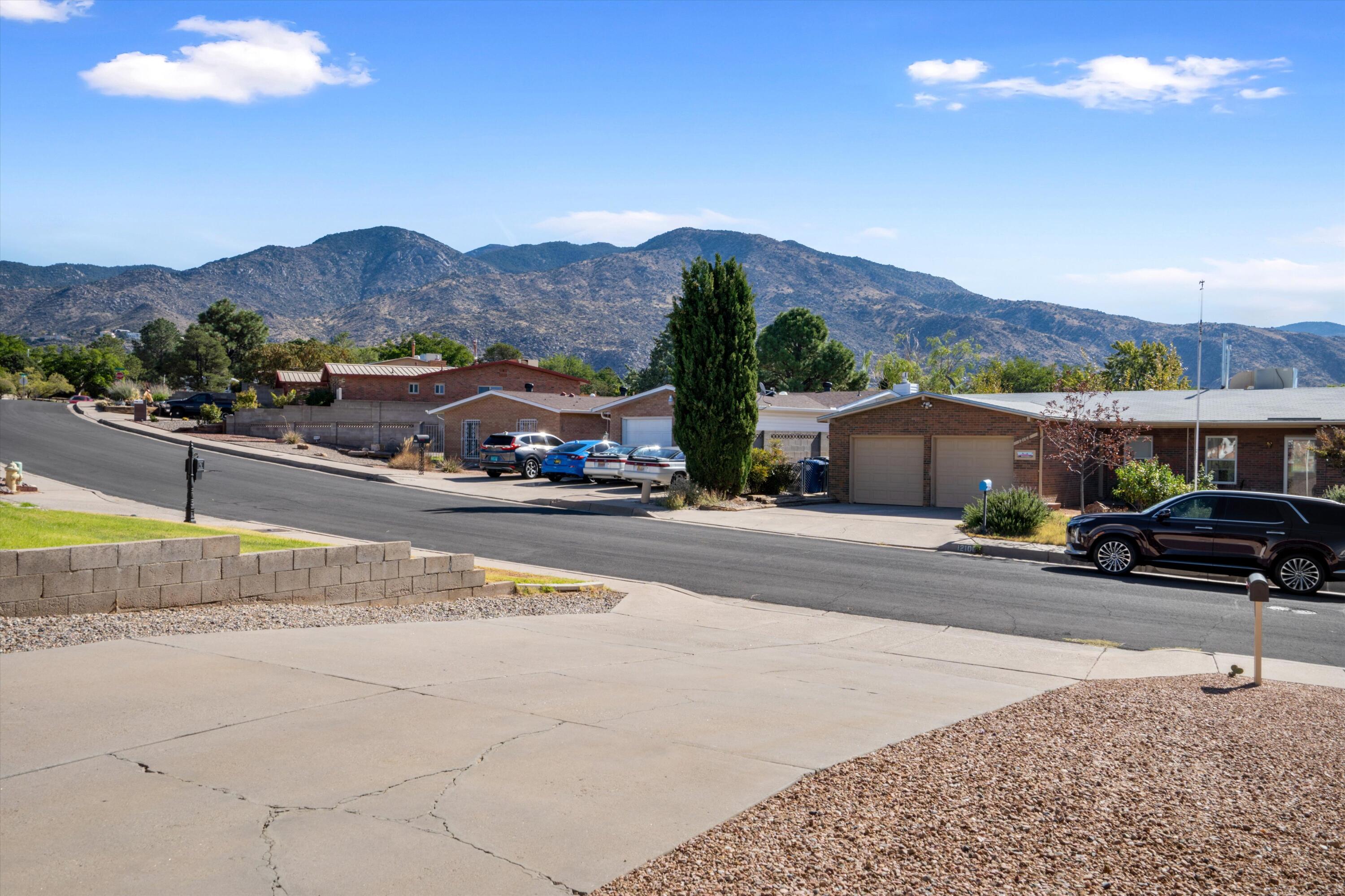 12109 GLEN CANYON Road NE