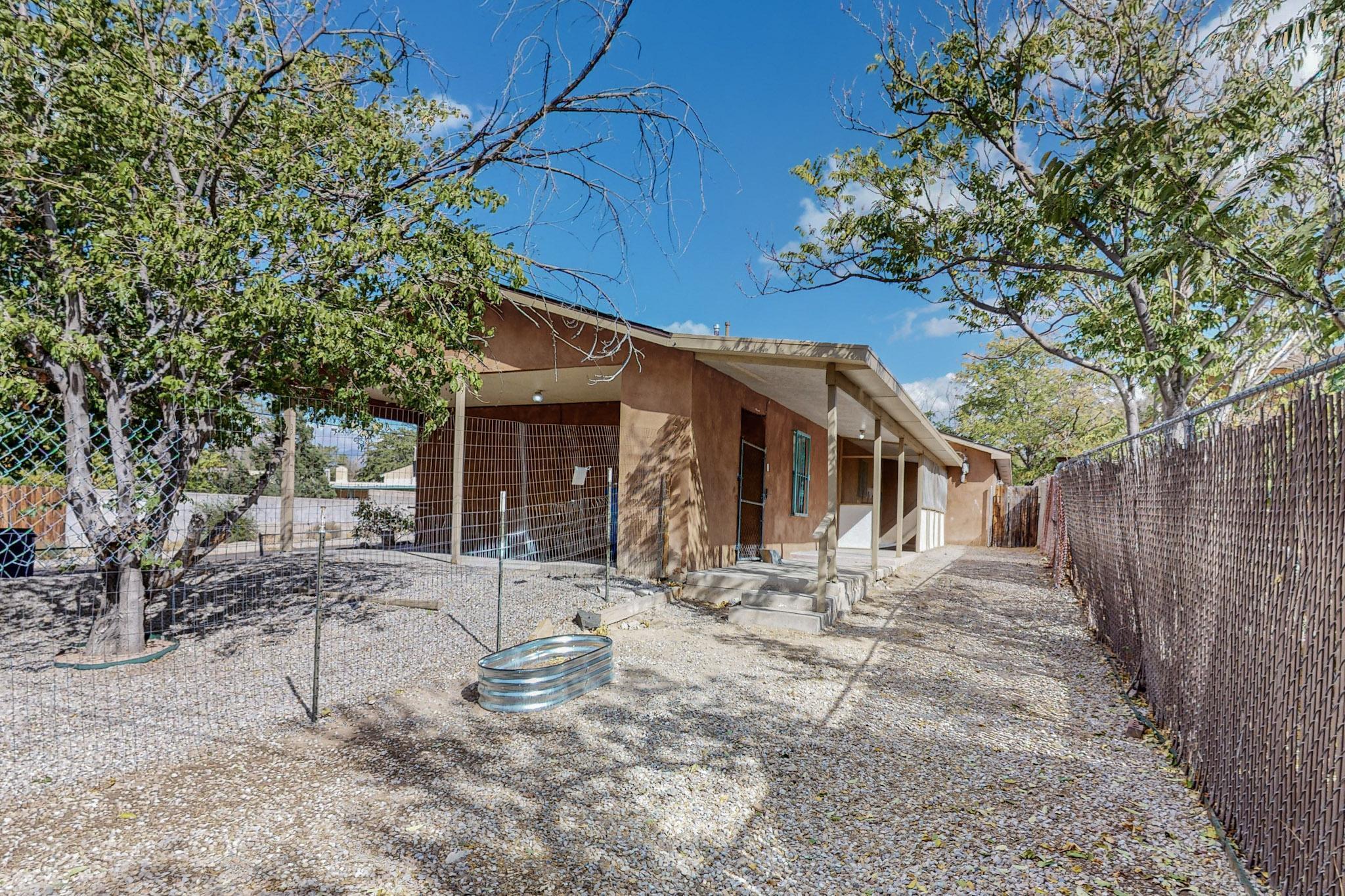 1601 Stanford Drive SE