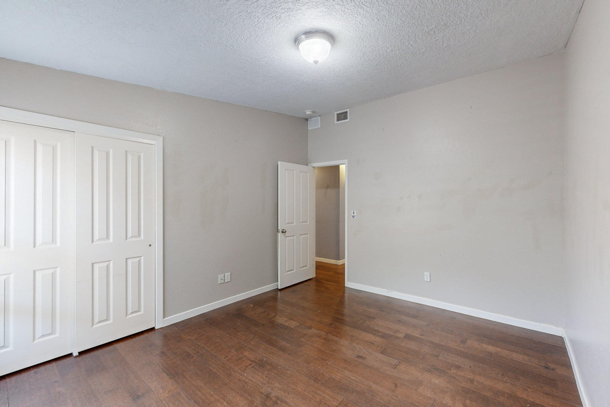 2036 N Ensenada Circle SE