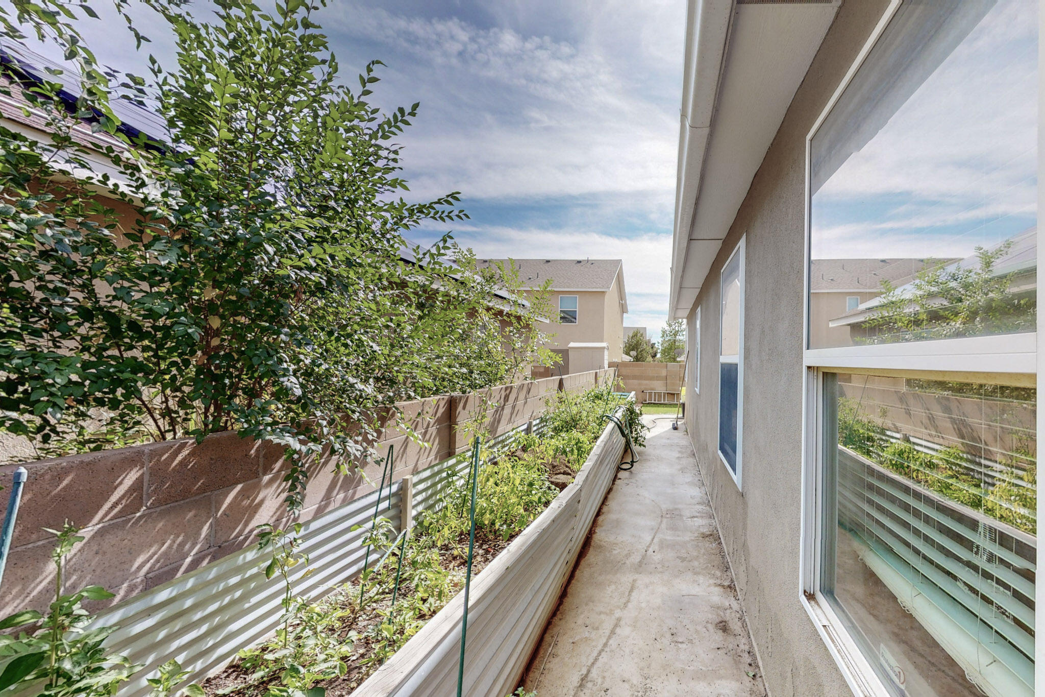 2036 N Ensenada Circle SE
